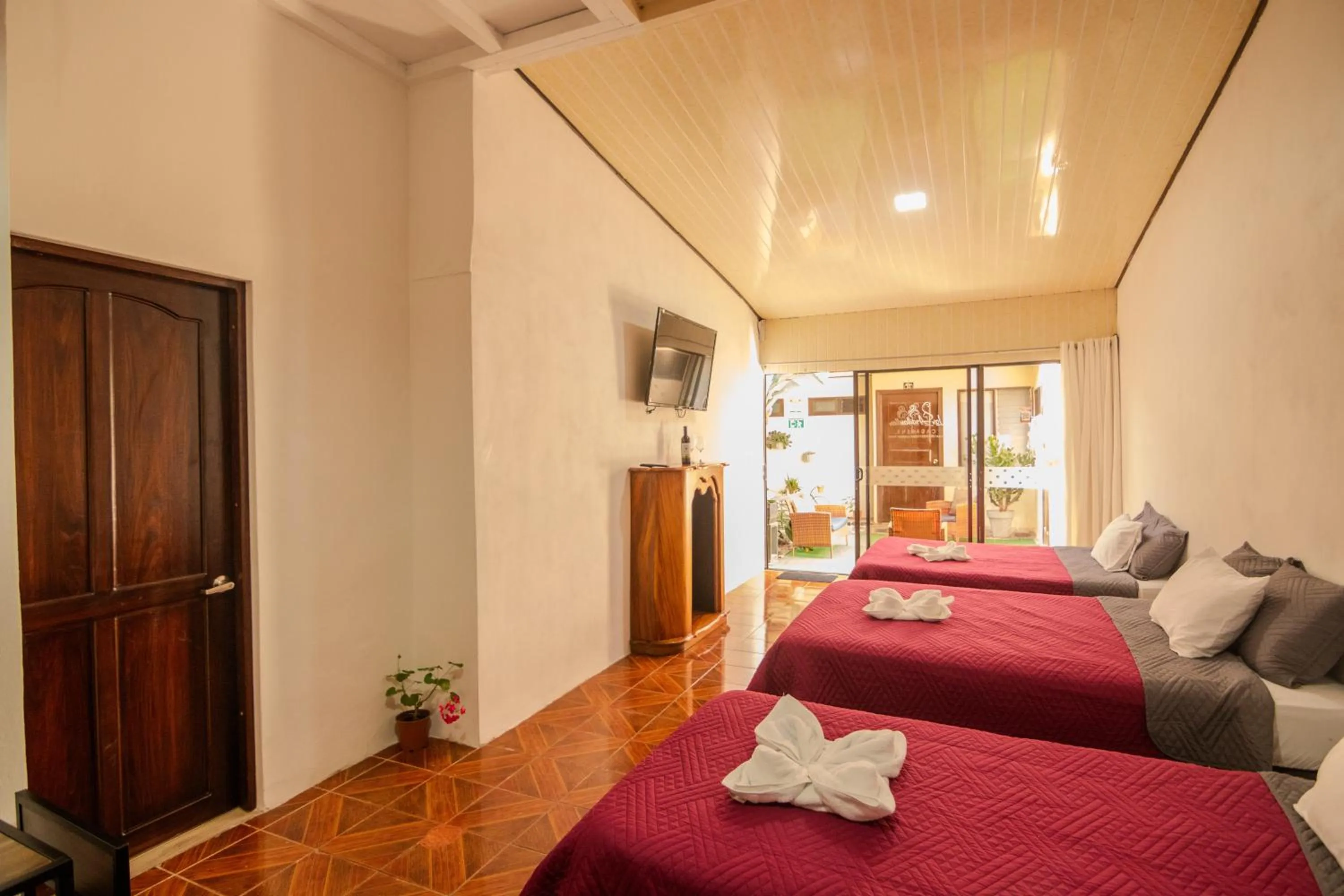 Bedroom, Bed in Hotel las Ardillas Monteverde