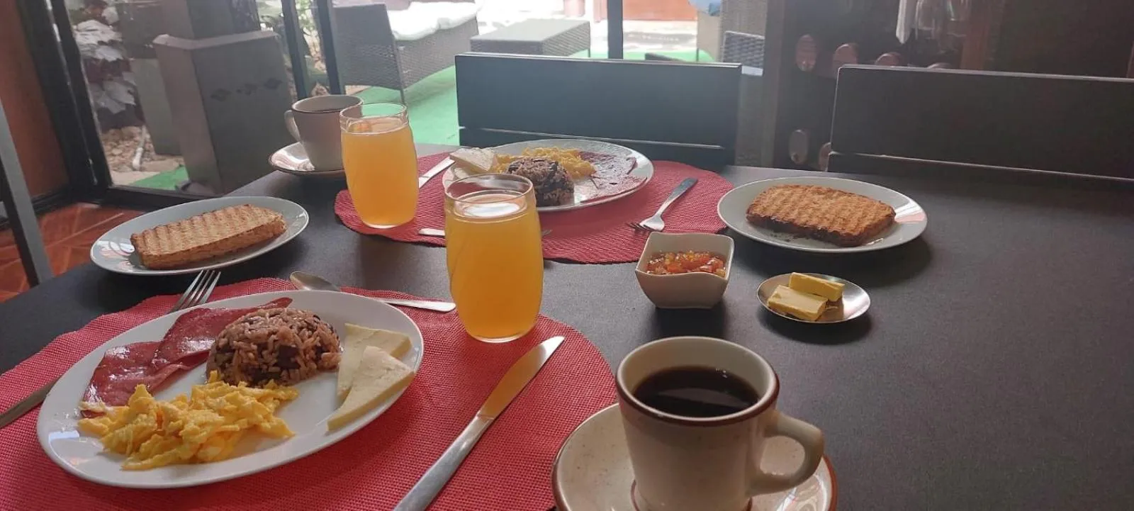 Breakfast in Hotel las Ardillas Monteverde