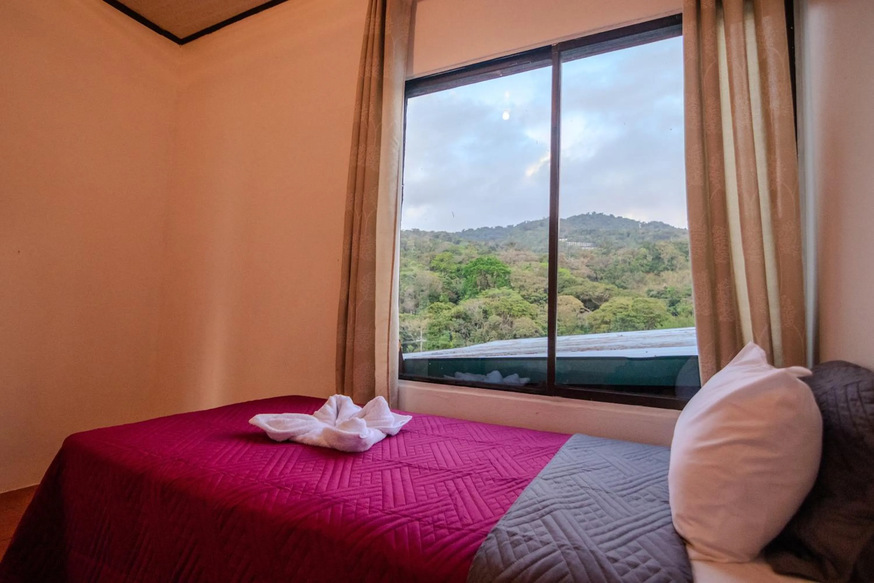 Bed in Hotel las Ardillas Monteverde