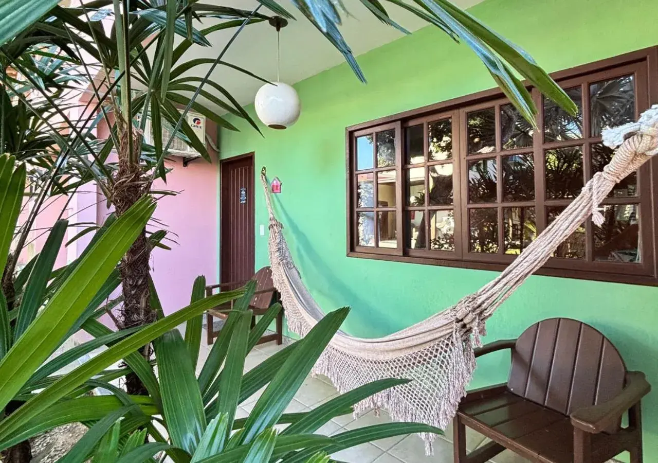 Apartment - Ground Floor with Balcony in Pousada Cantinho do Sossego Apartment - Ground Floor with Balcony in Pousada Cantinho do Sossego