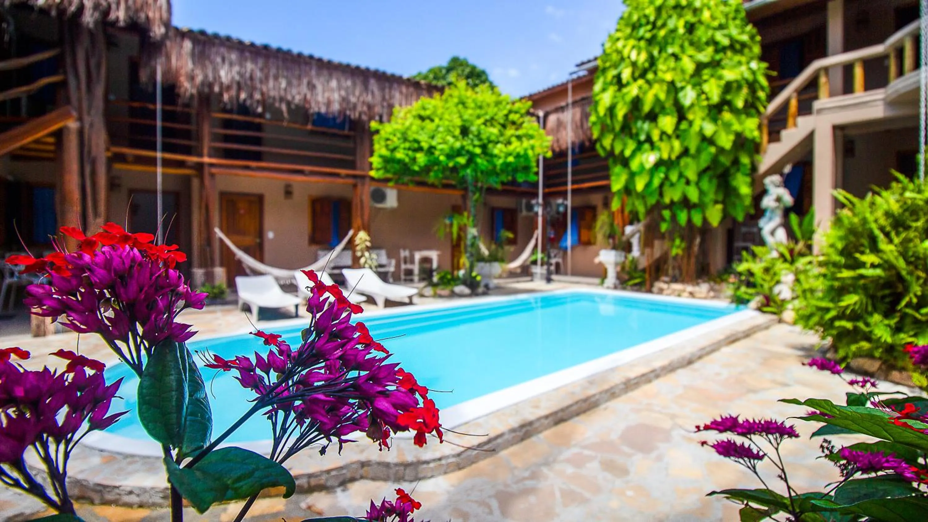 Property building in Na Casa 11 - Pousada