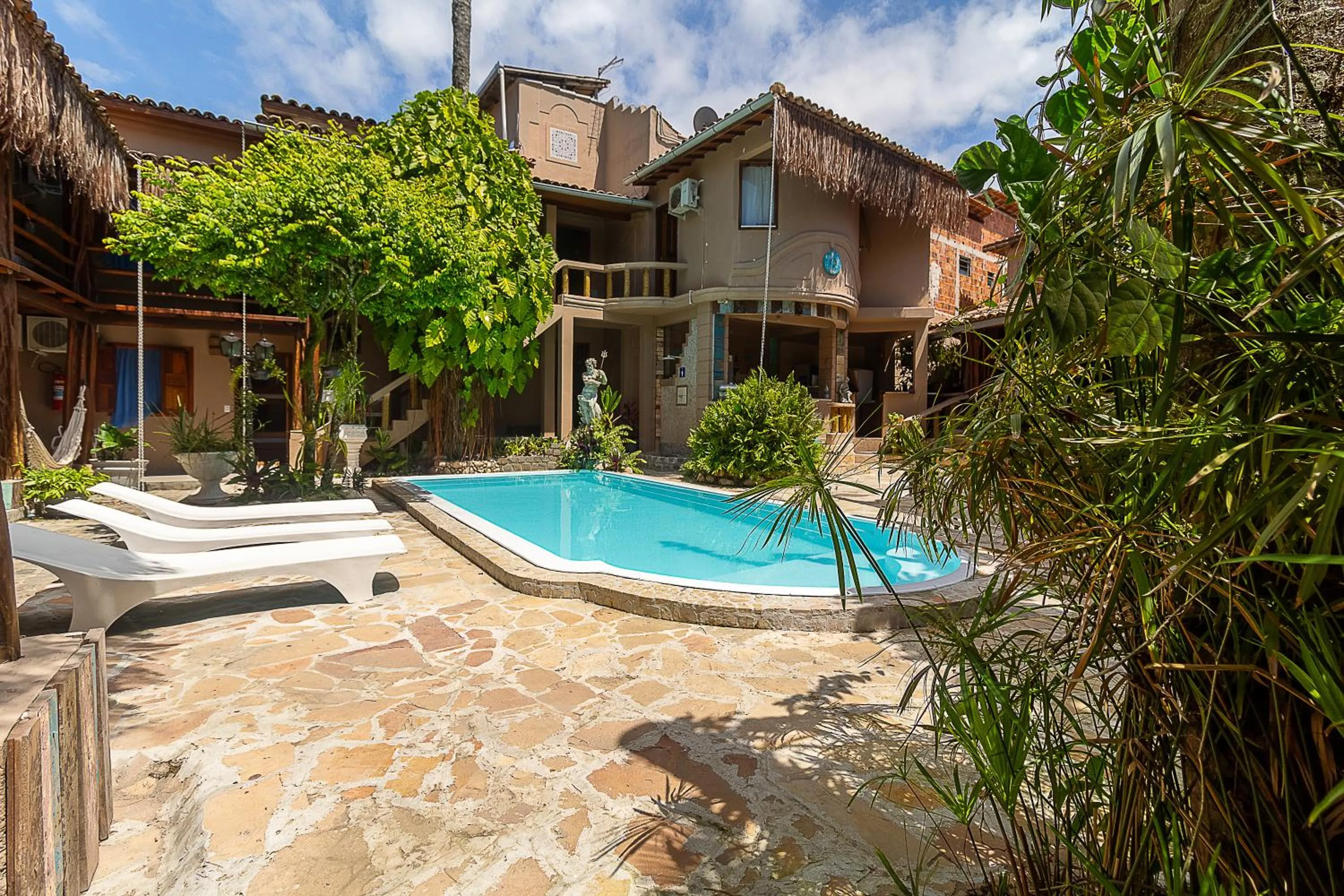 Property building in Na Casa 11 - Pousada