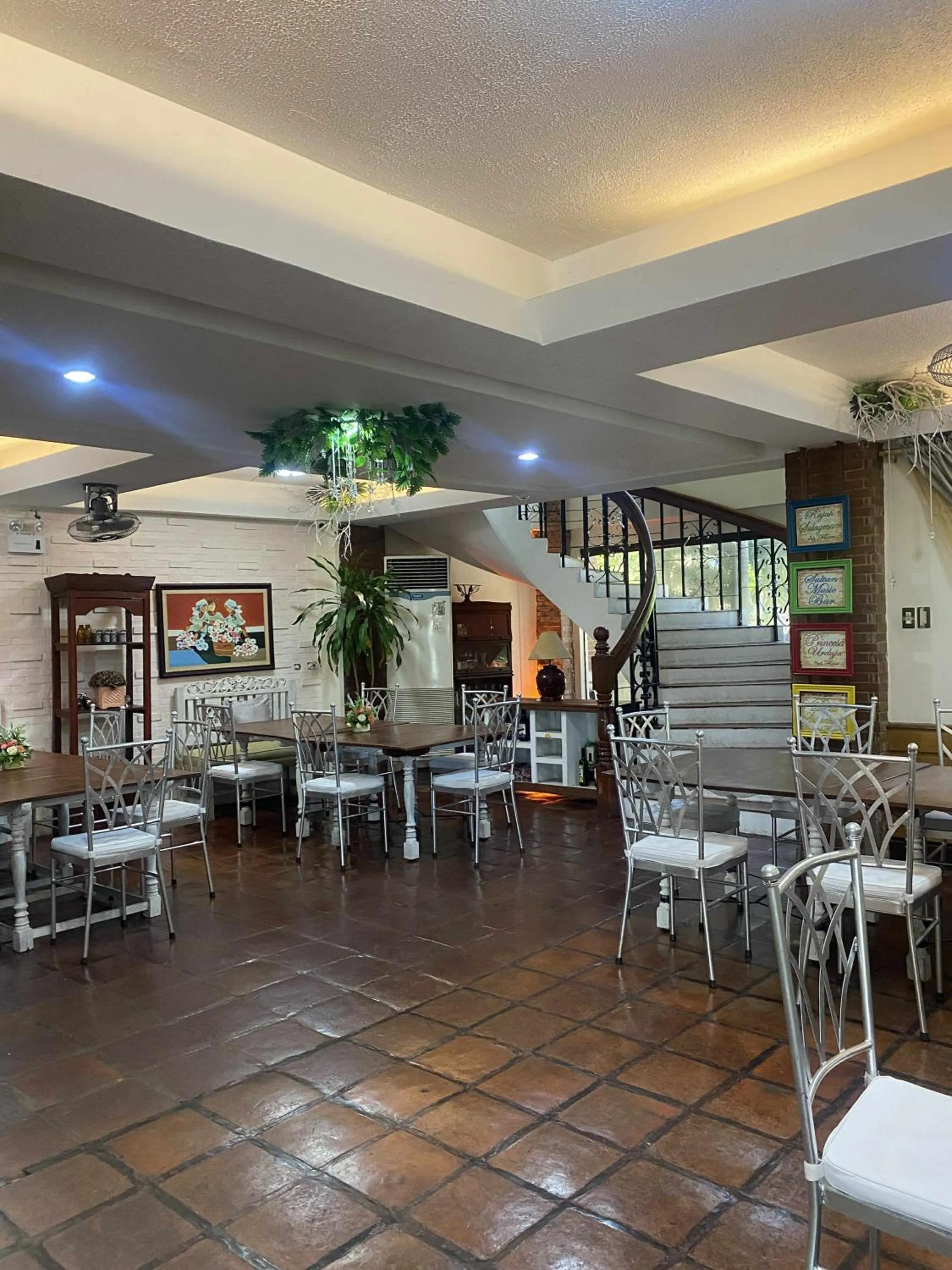 Restaurant/places to eat in The Palacio de Laoag