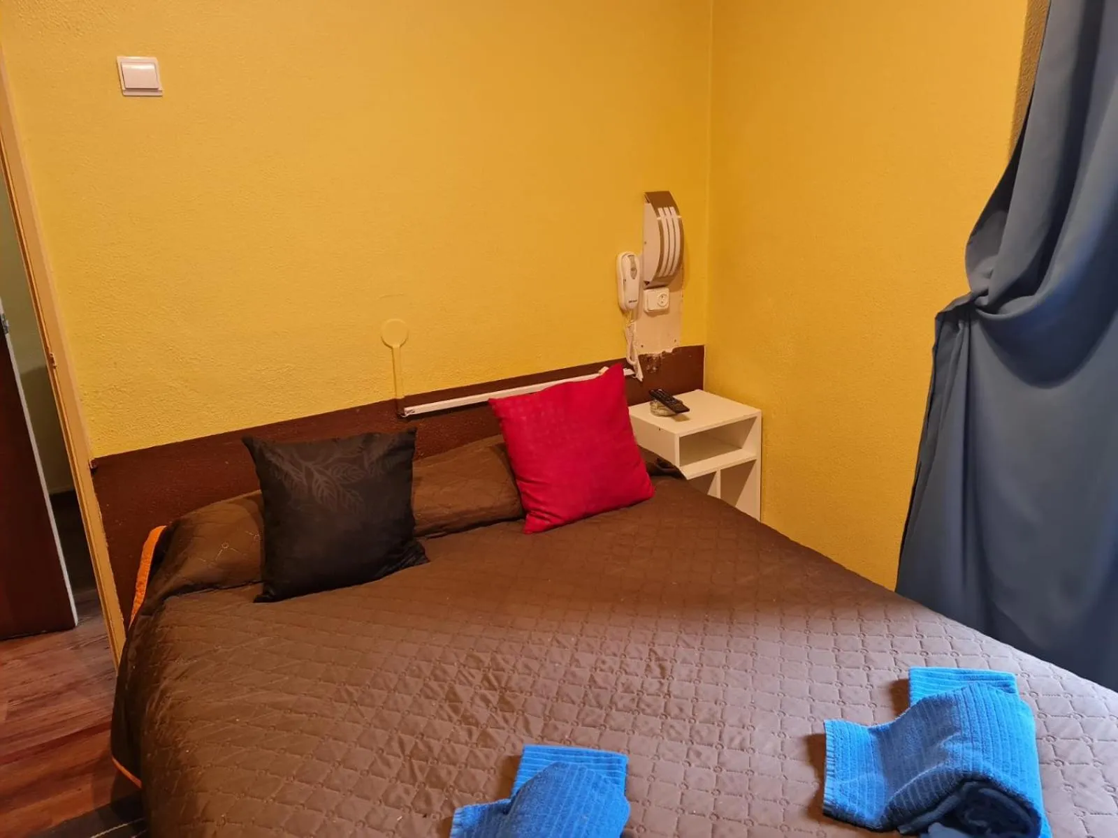 Bedroom, Bed in Pensao Residencial Flor dos Cavaleiros