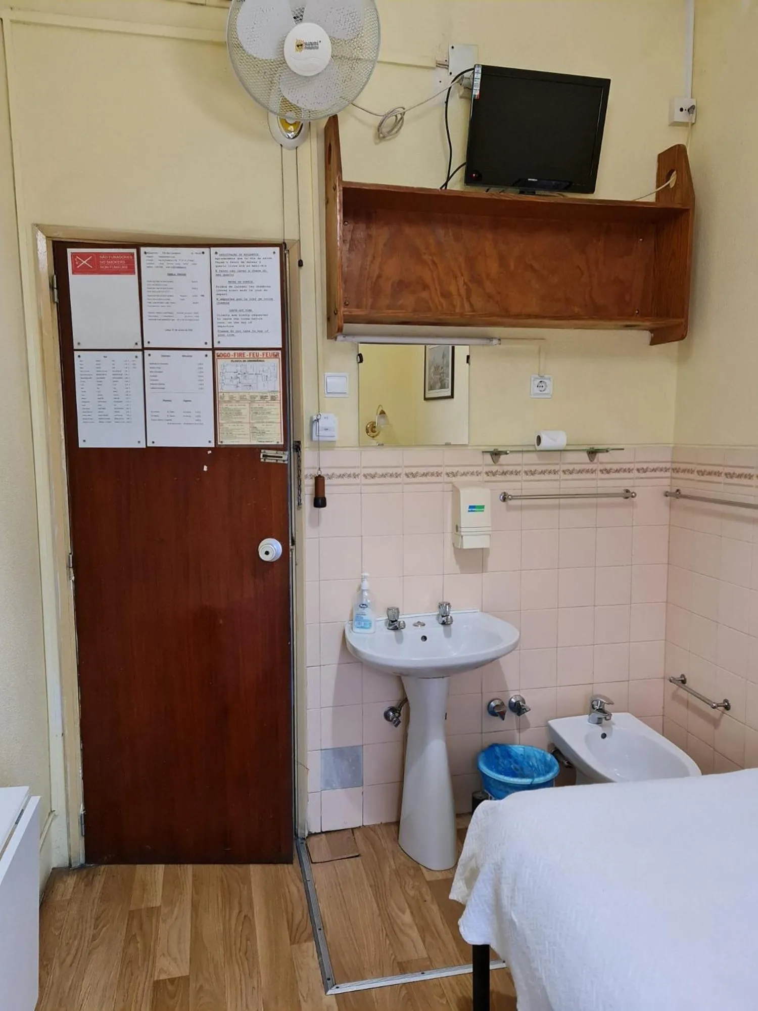 Bed in Pensao Residencial Flor dos Cavaleiros