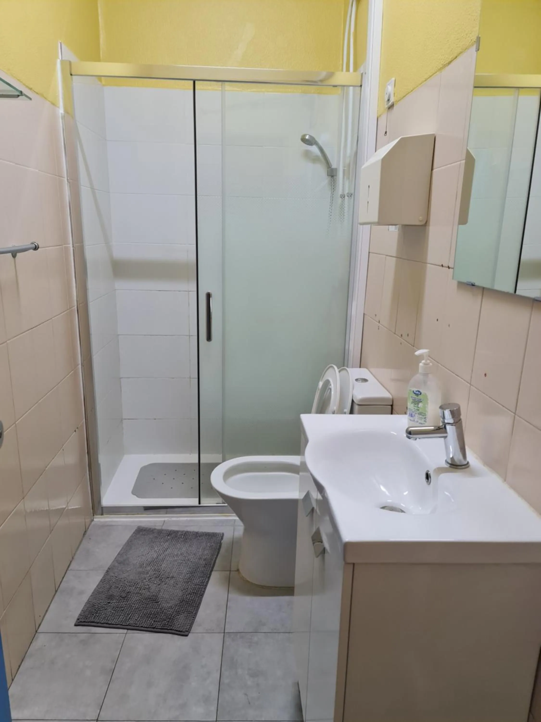 Bathroom in Pensao Residencial Flor dos Cavaleiros