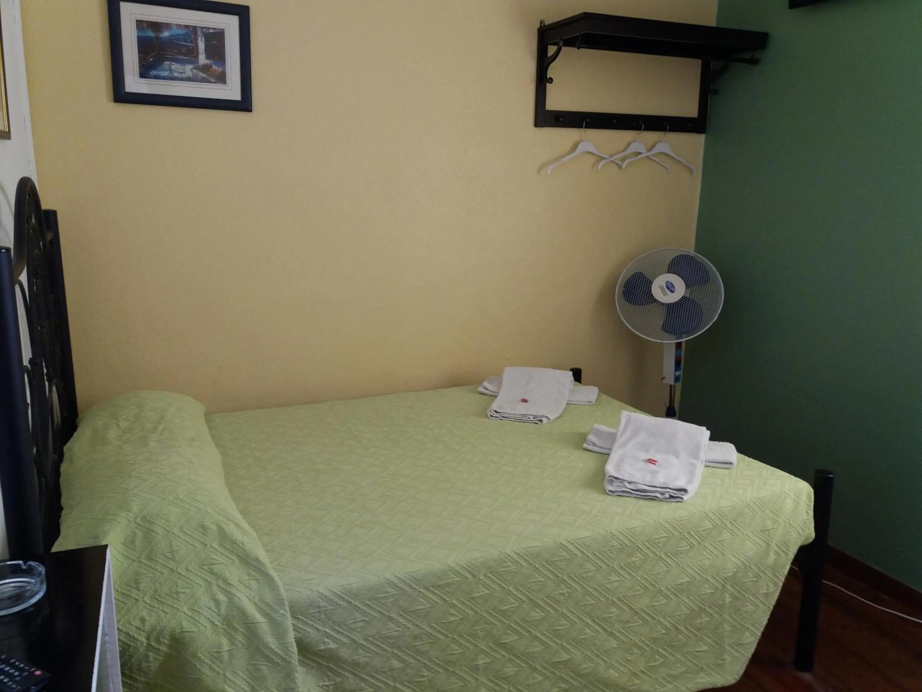 Bed in Pensao Residencial Flor dos Cavaleiros