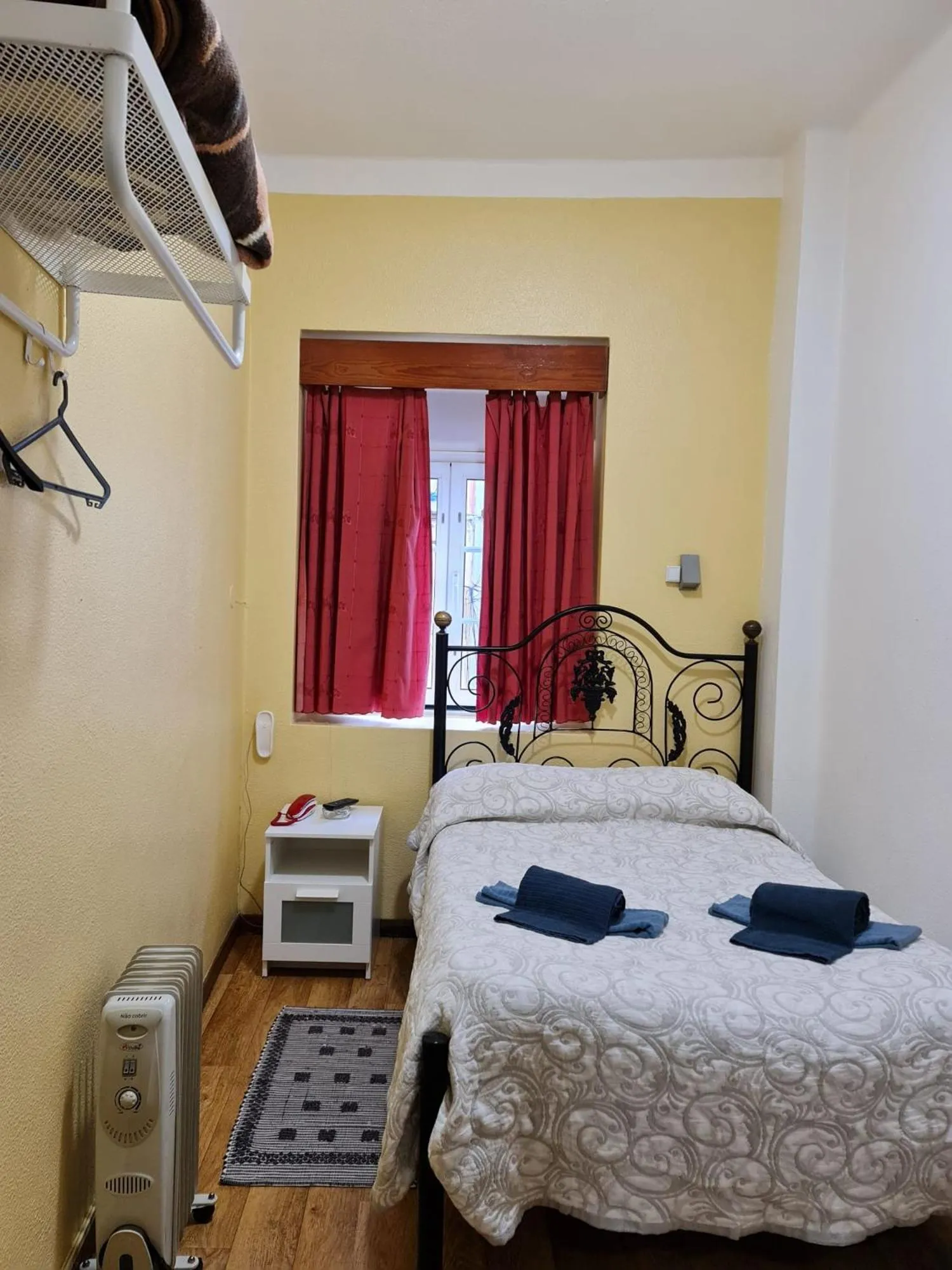 Bed in Pensao Residencial Flor dos Cavaleiros