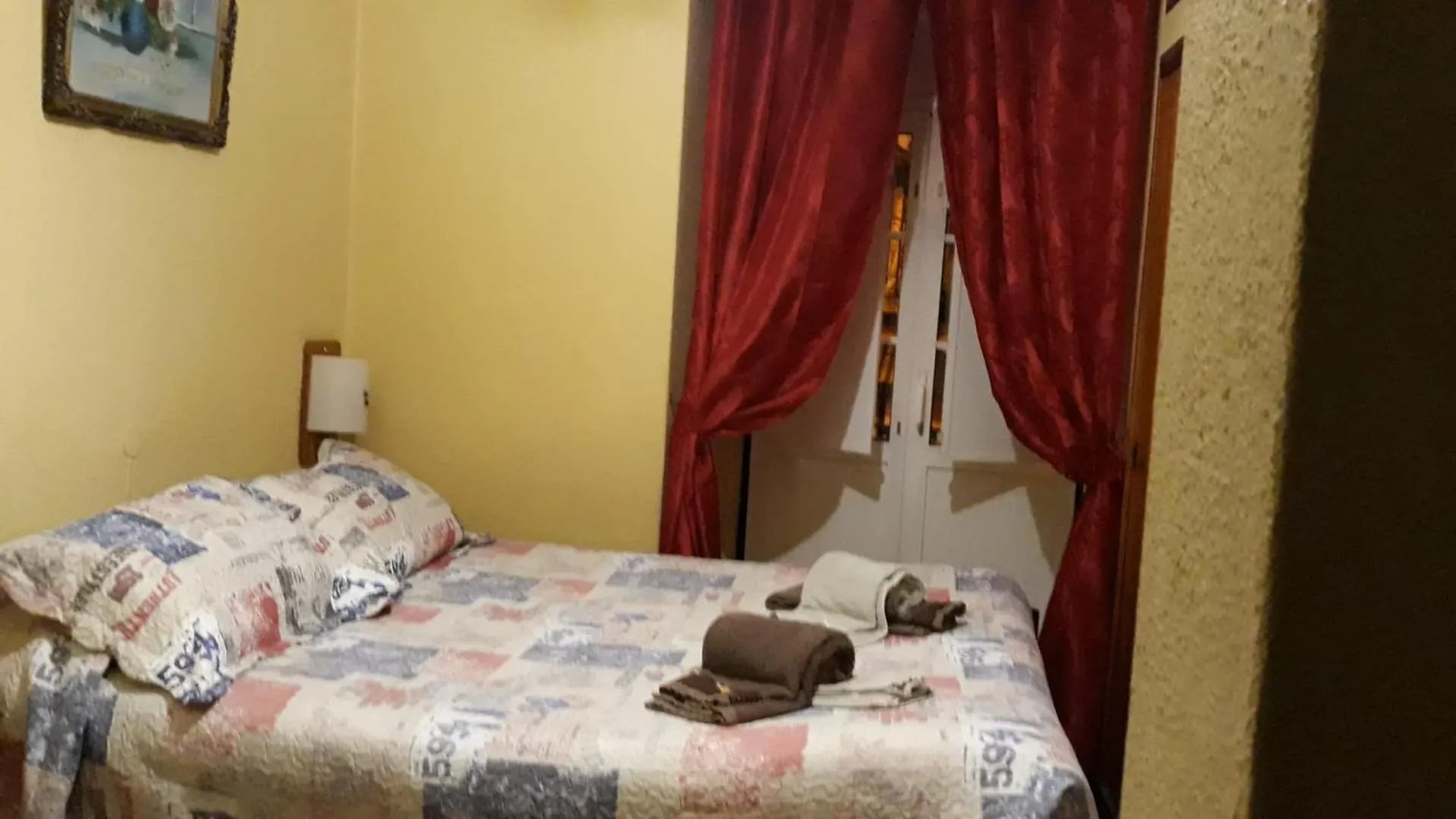 Bedroom, Bed in Pensao Residencial Flor dos Cavaleiros