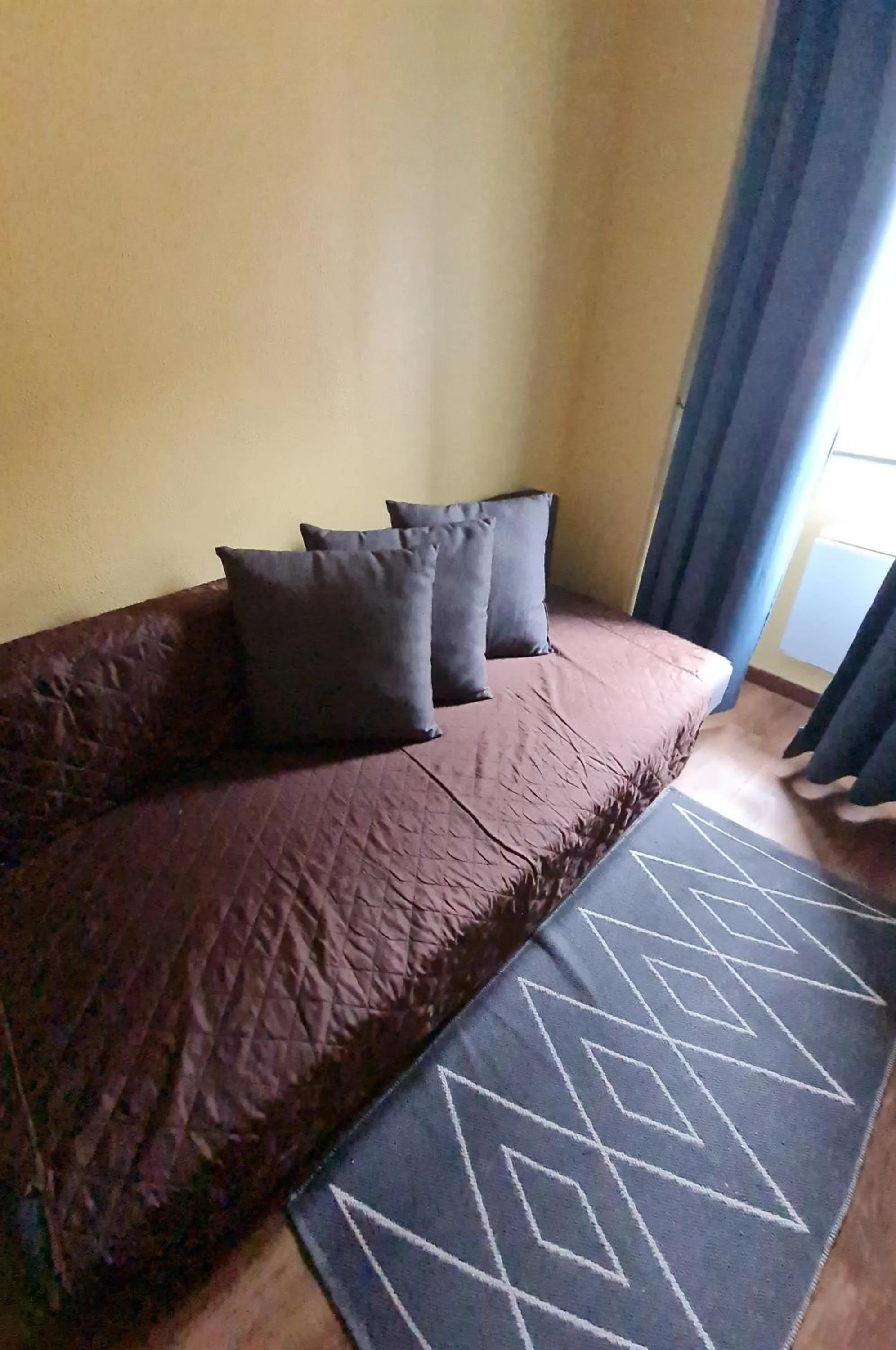 Living room, Bed in Pensao Residencial Flor dos Cavaleiros