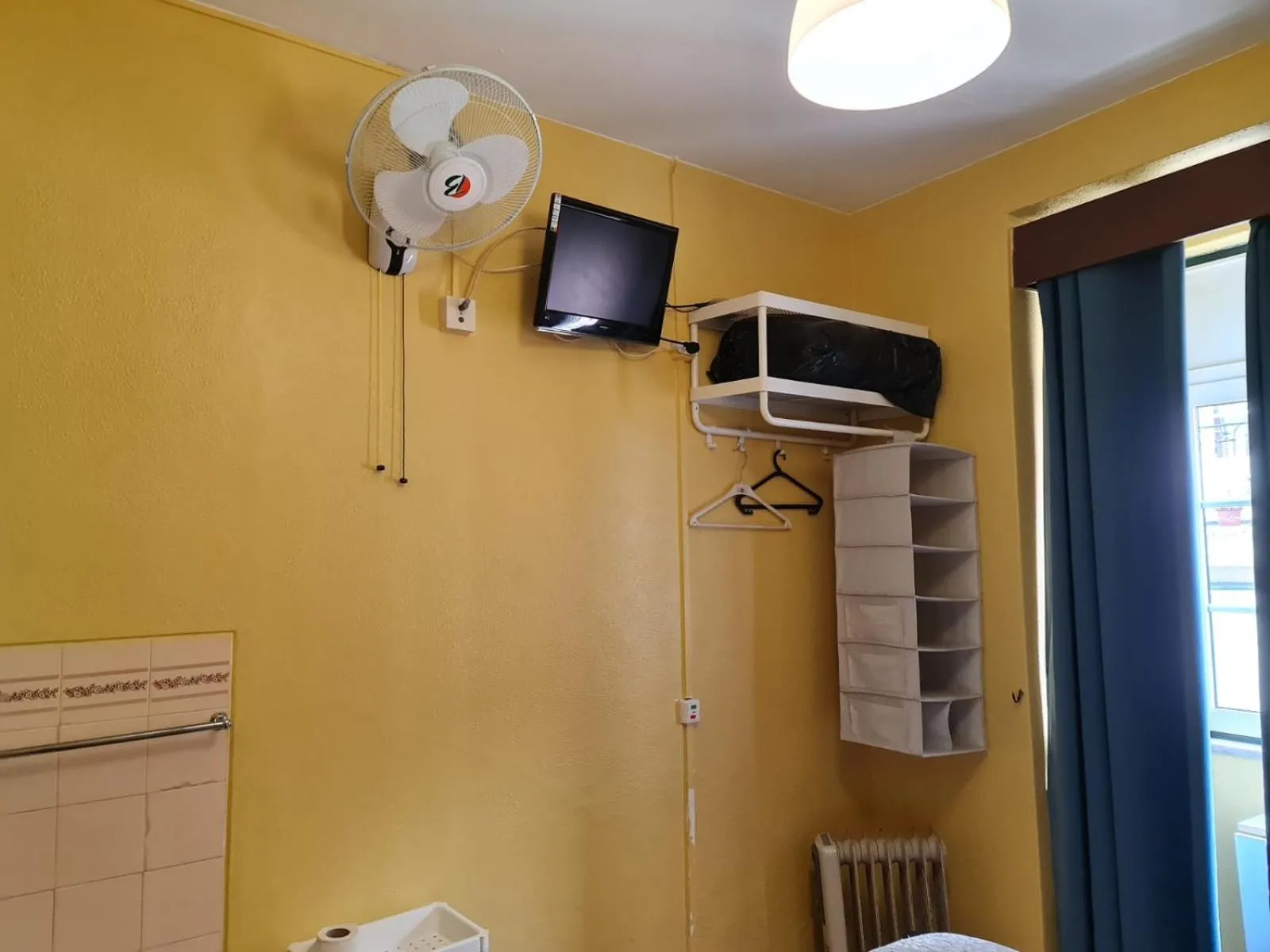 Bedroom in Pensao Residencial Flor dos Cavaleiros