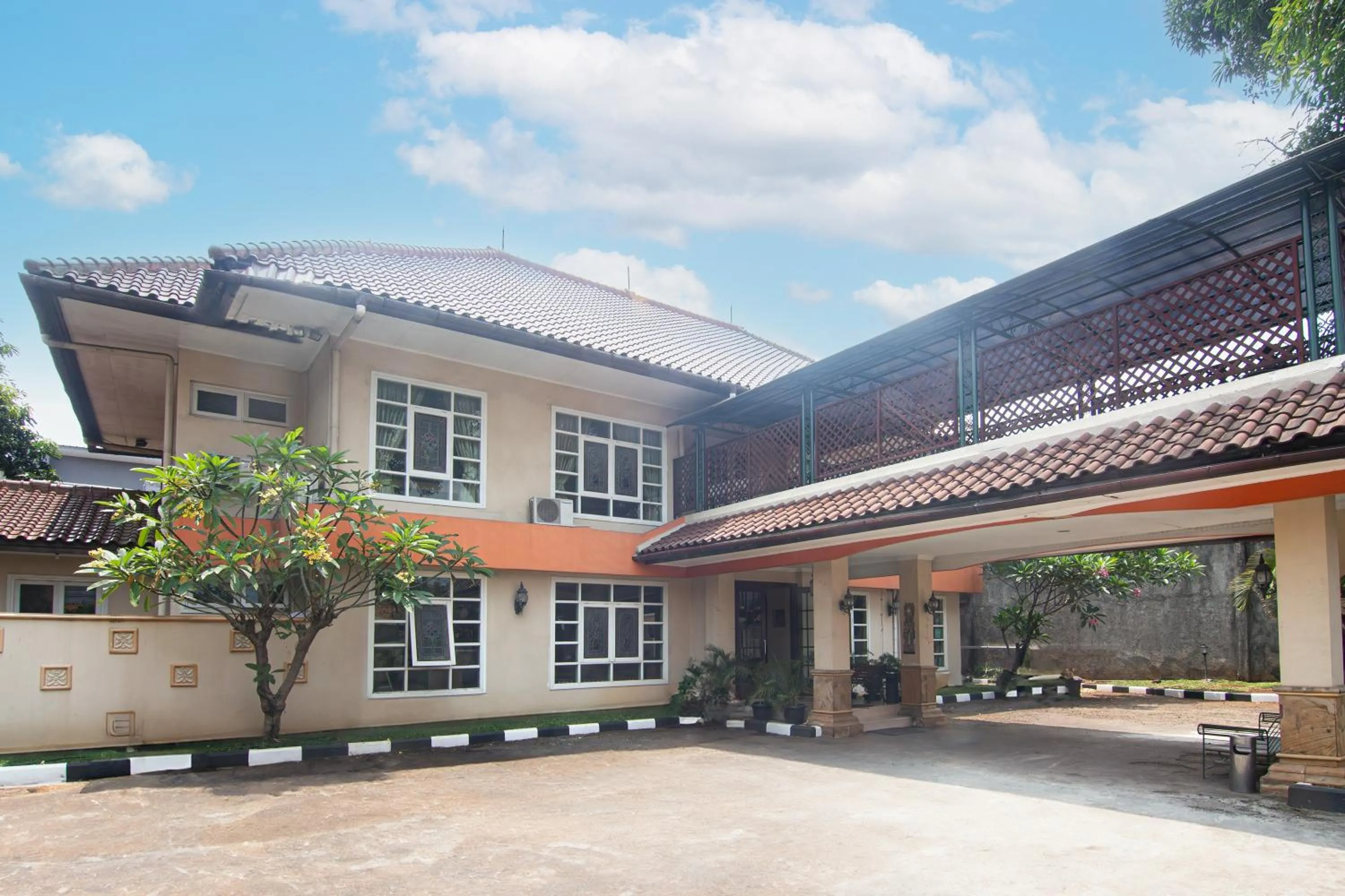 Property building in Puri Sawo Manila