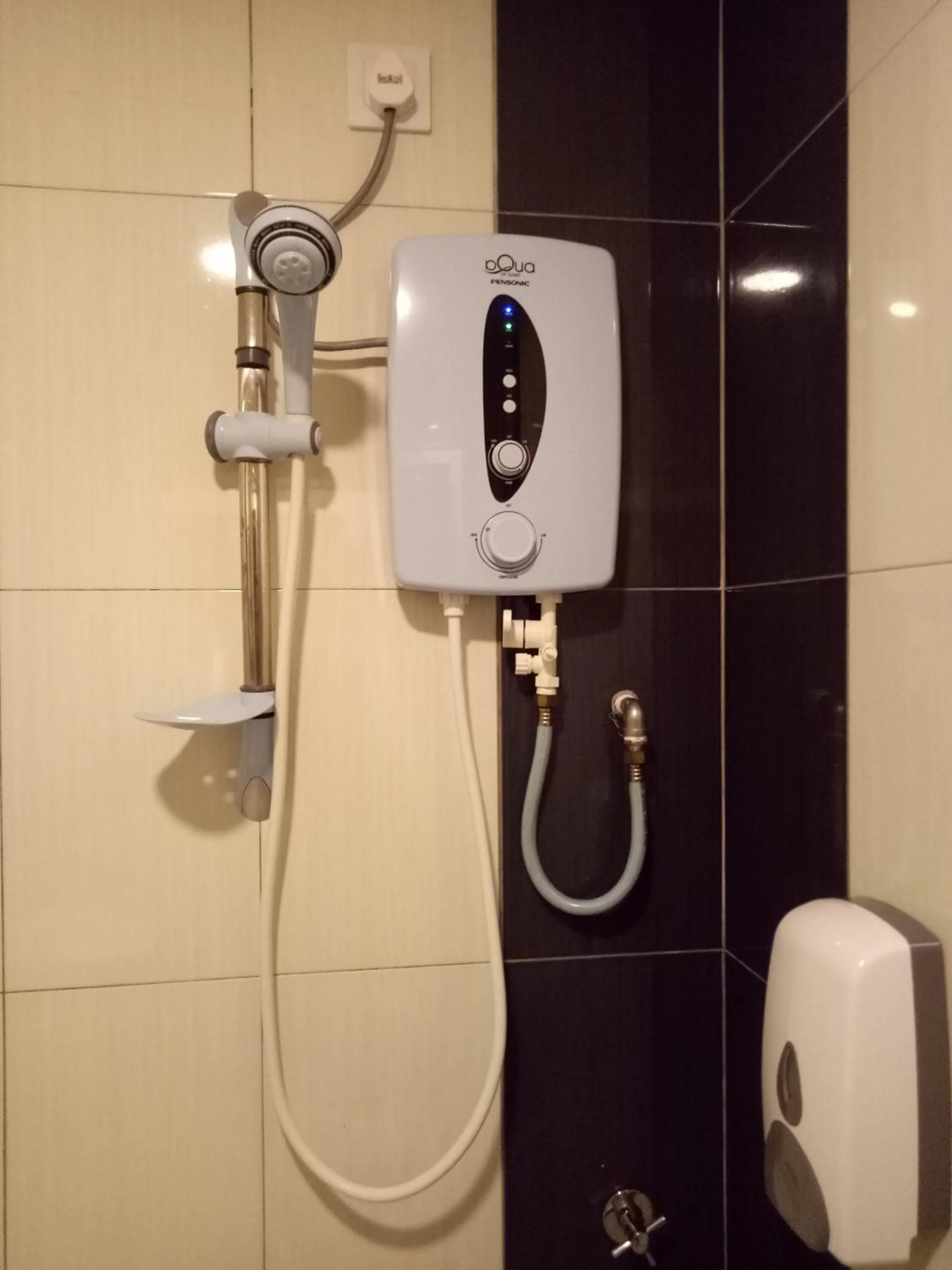 Bathroom in Hotel Sri Bernam