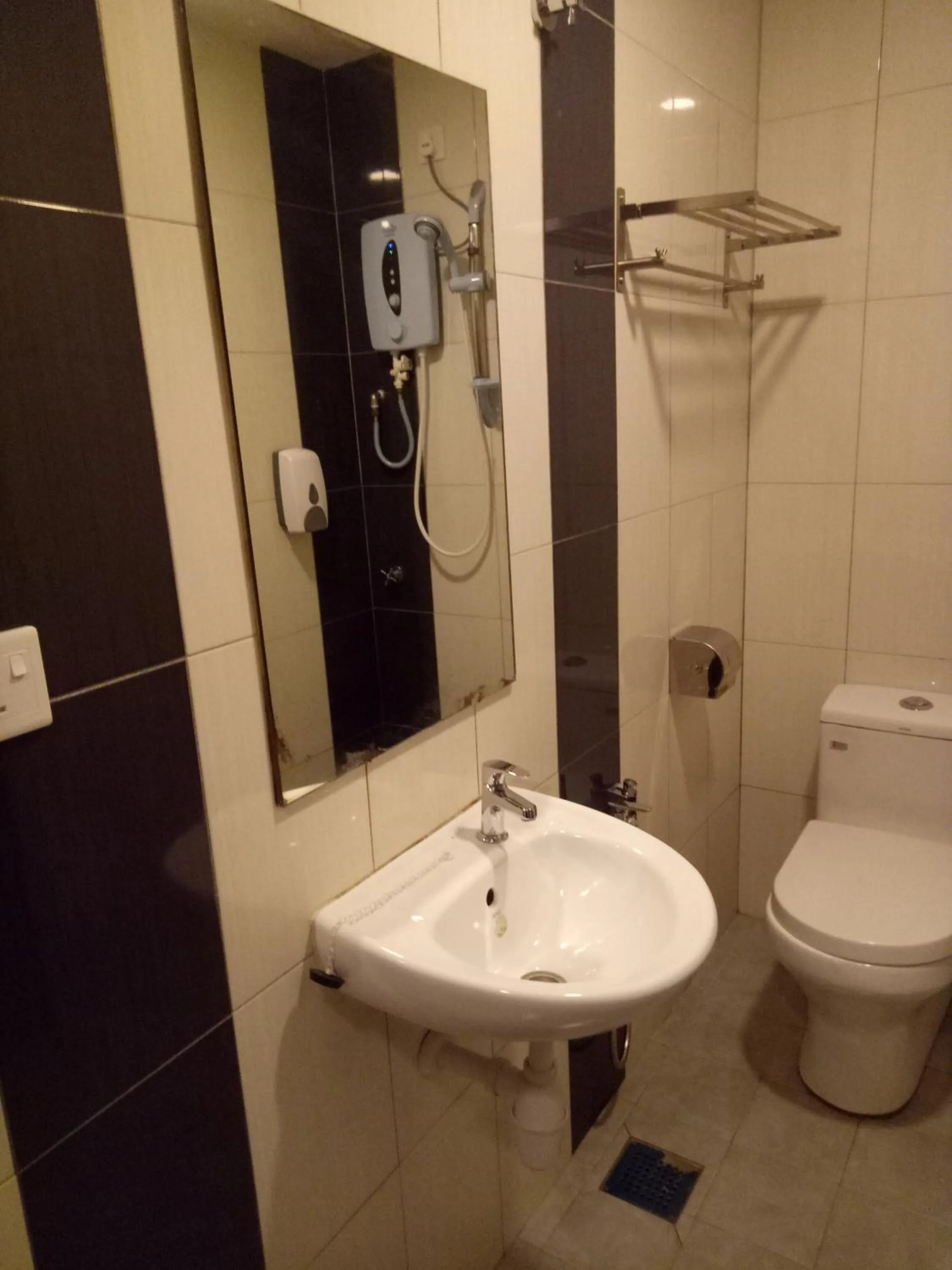 Toilet in Hotel Sri Bernam