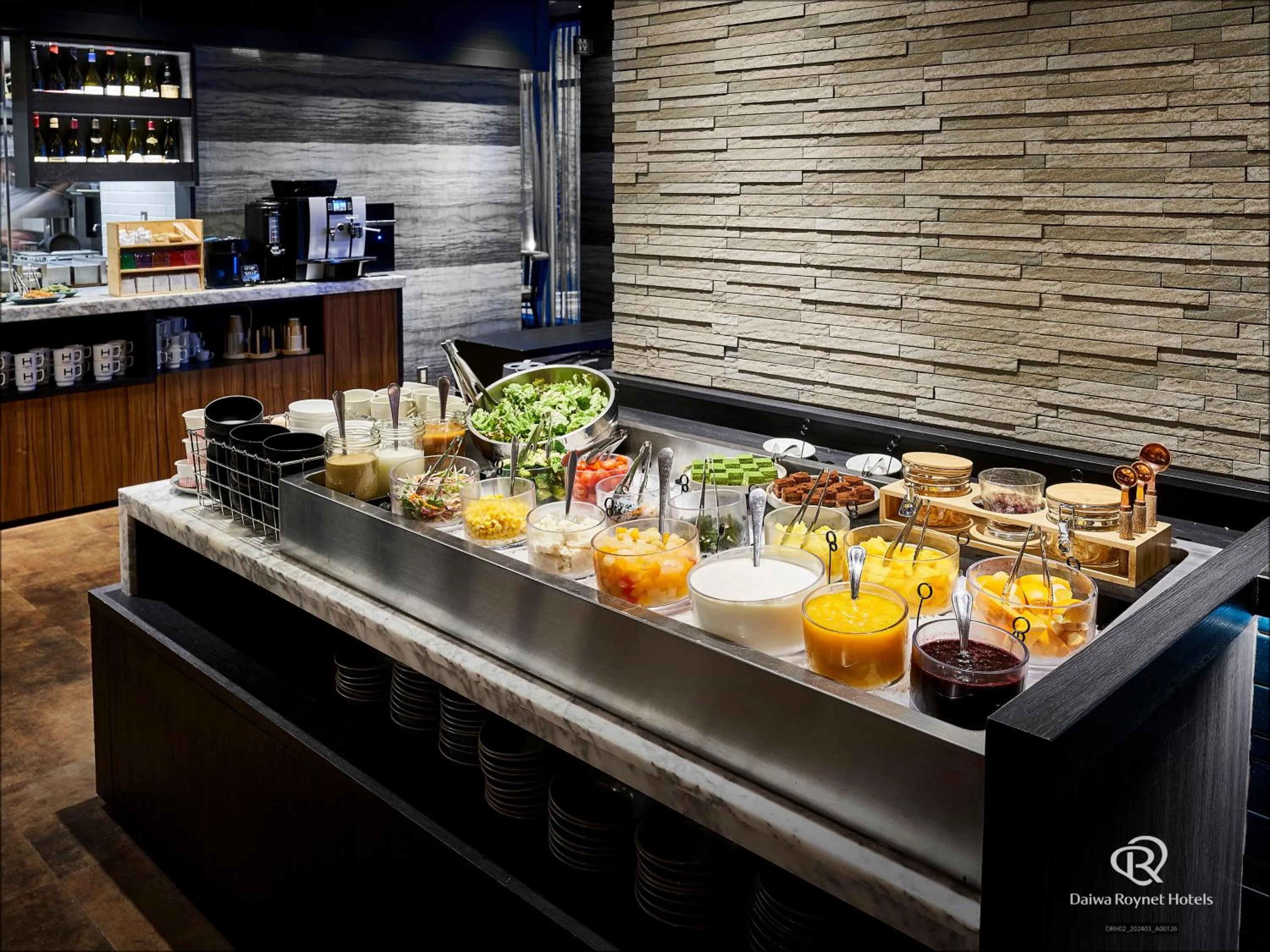 Food and drinks in Daiwa Roynet Hotel Nishi-Shinjuku PREMIER