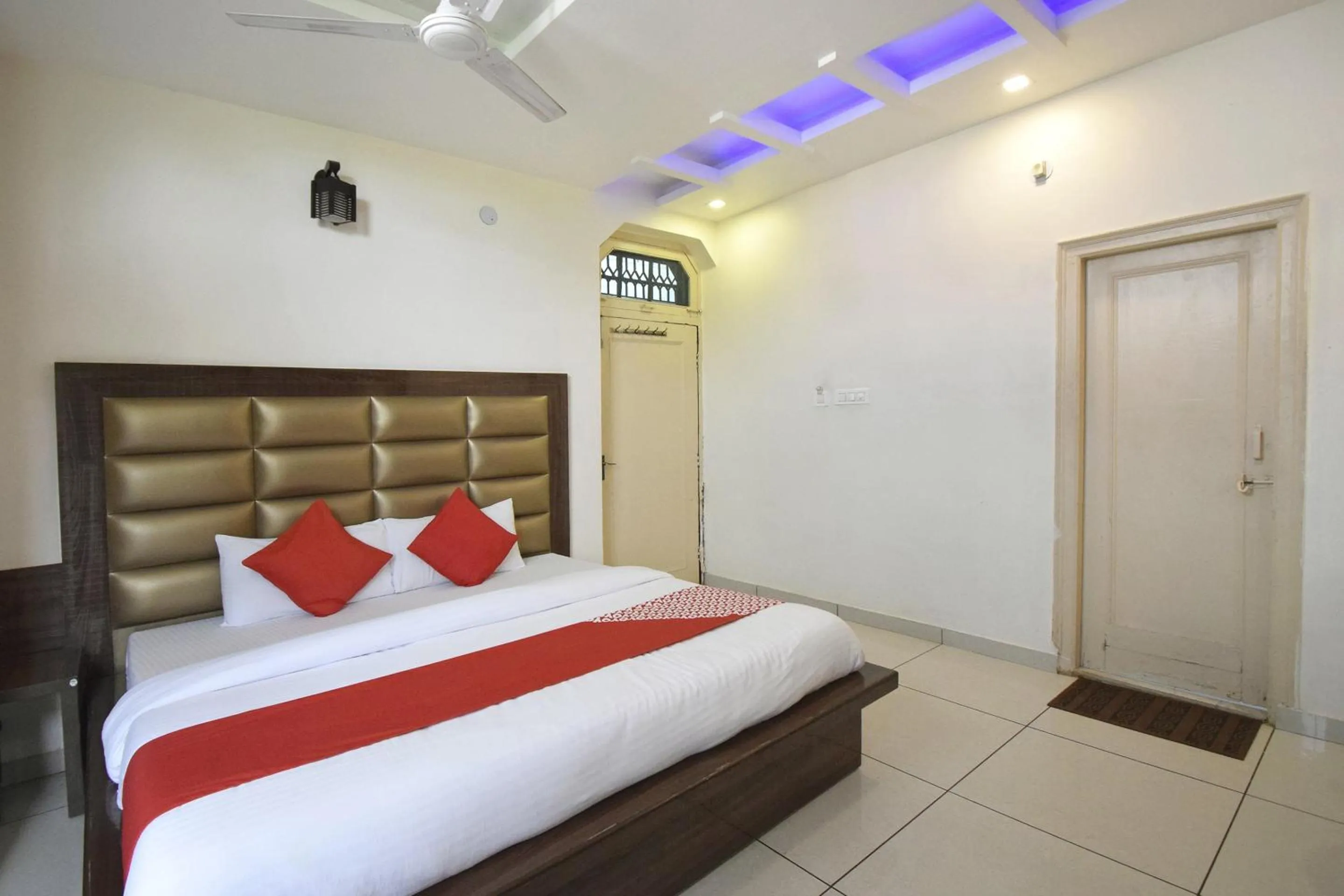 Bedroom, Bed in Super Hotel O Maa Residency