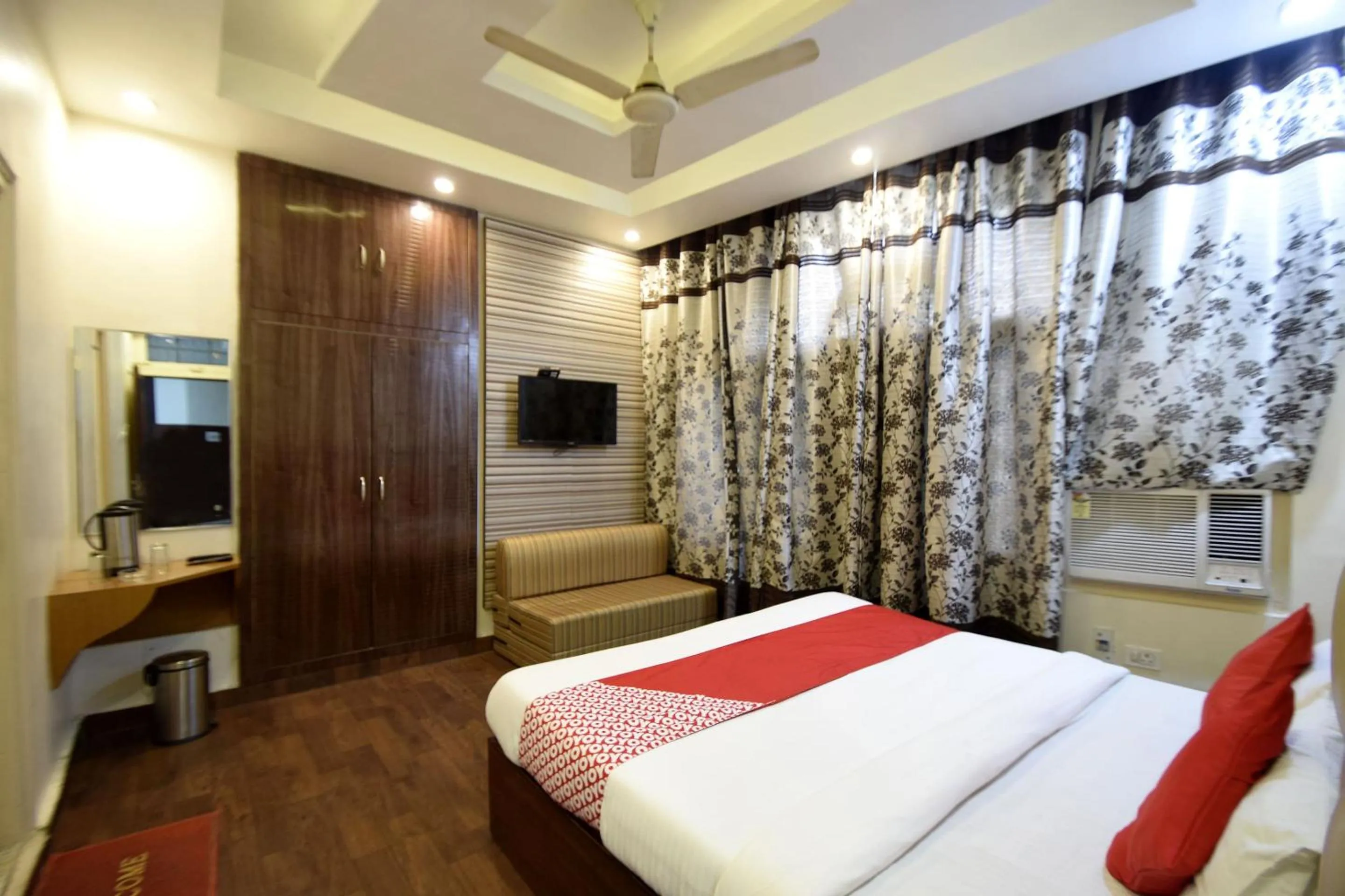 Bedroom, Bed in Super Hotel O Maa Residency