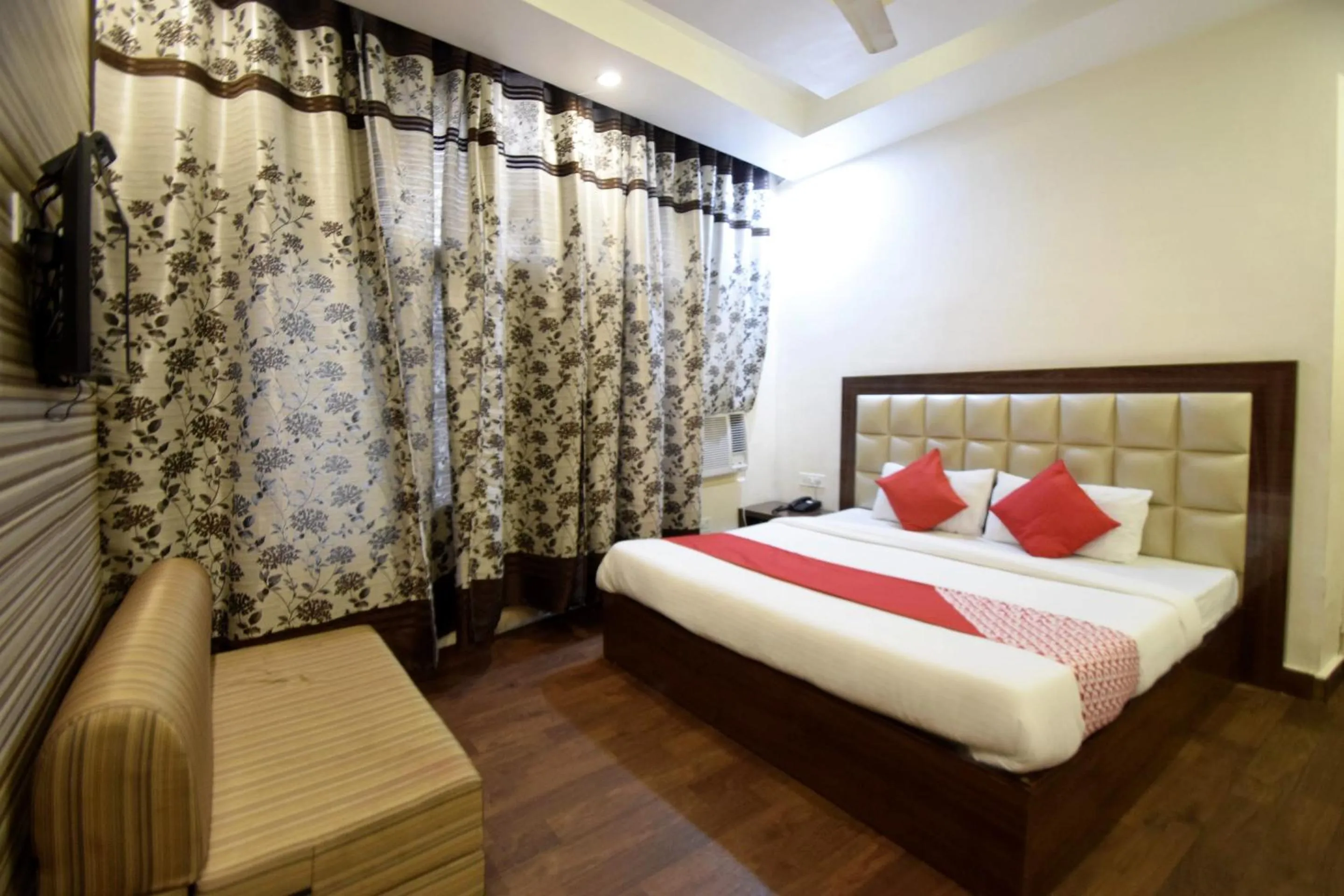 Bedroom, Bed in Super Hotel O Maa Residency