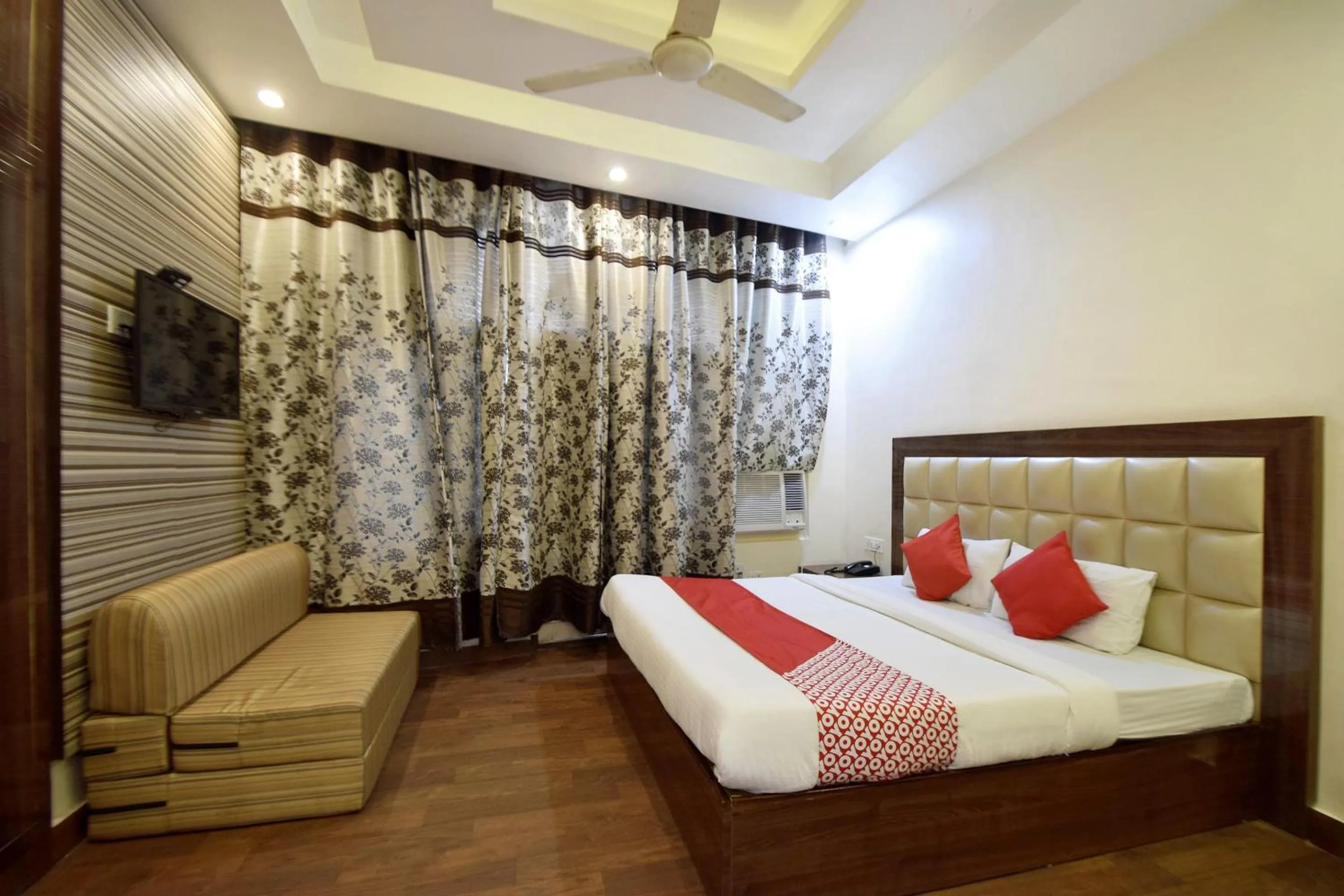 Bedroom, Bed in Super Hotel O Maa Residency