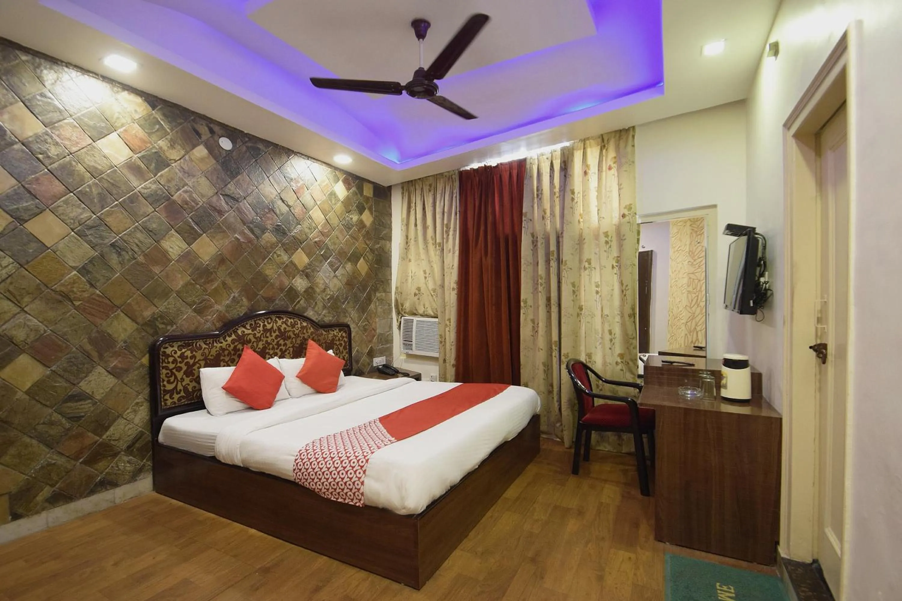 Bedroom, Bed in Super Hotel O Maa Residency