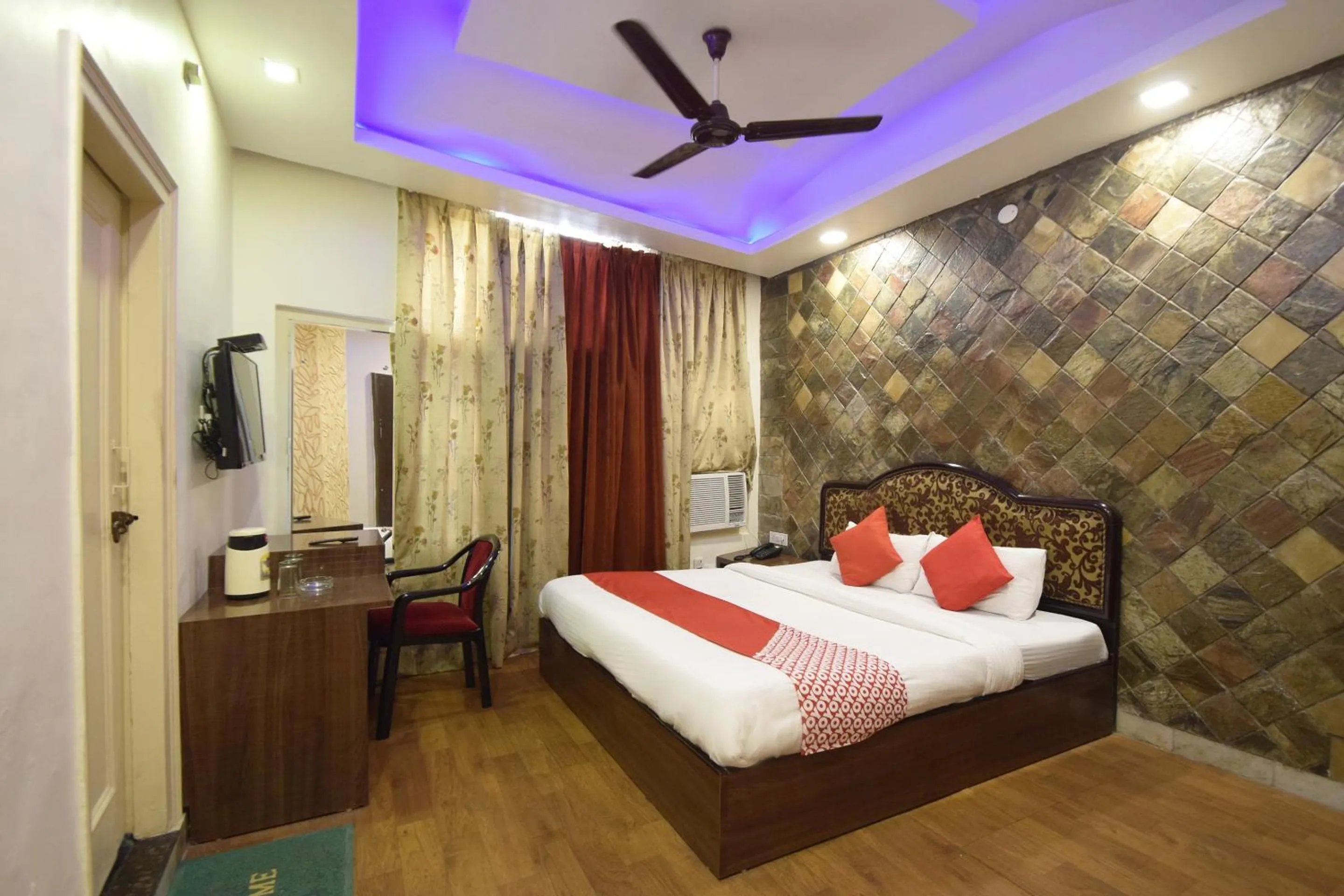 Bedroom, Bed in Super Hotel O Maa Residency