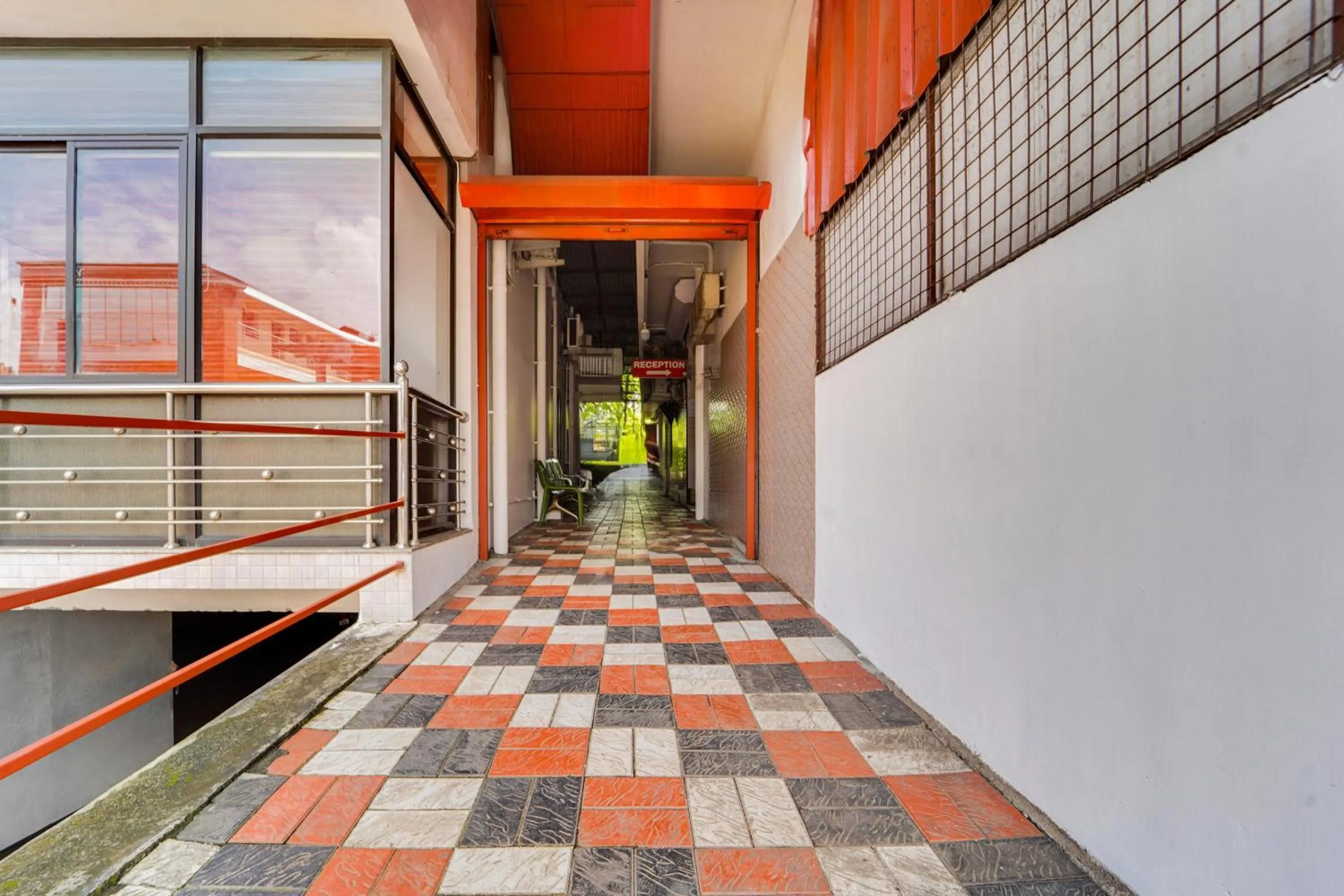 Facade/entrance in Hotel O Aluva Town