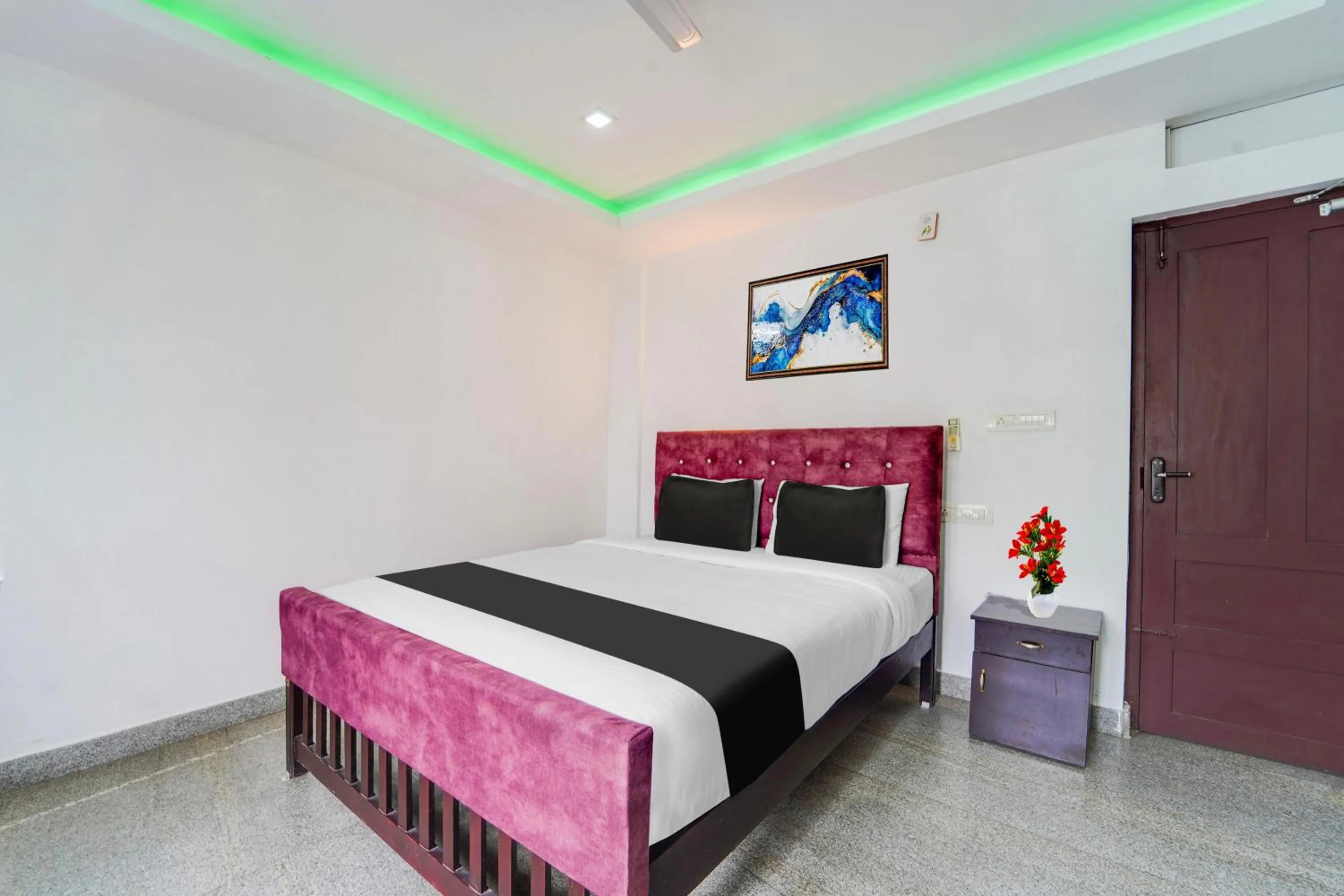 Bedroom, Bed in Hotel O Aluva Town