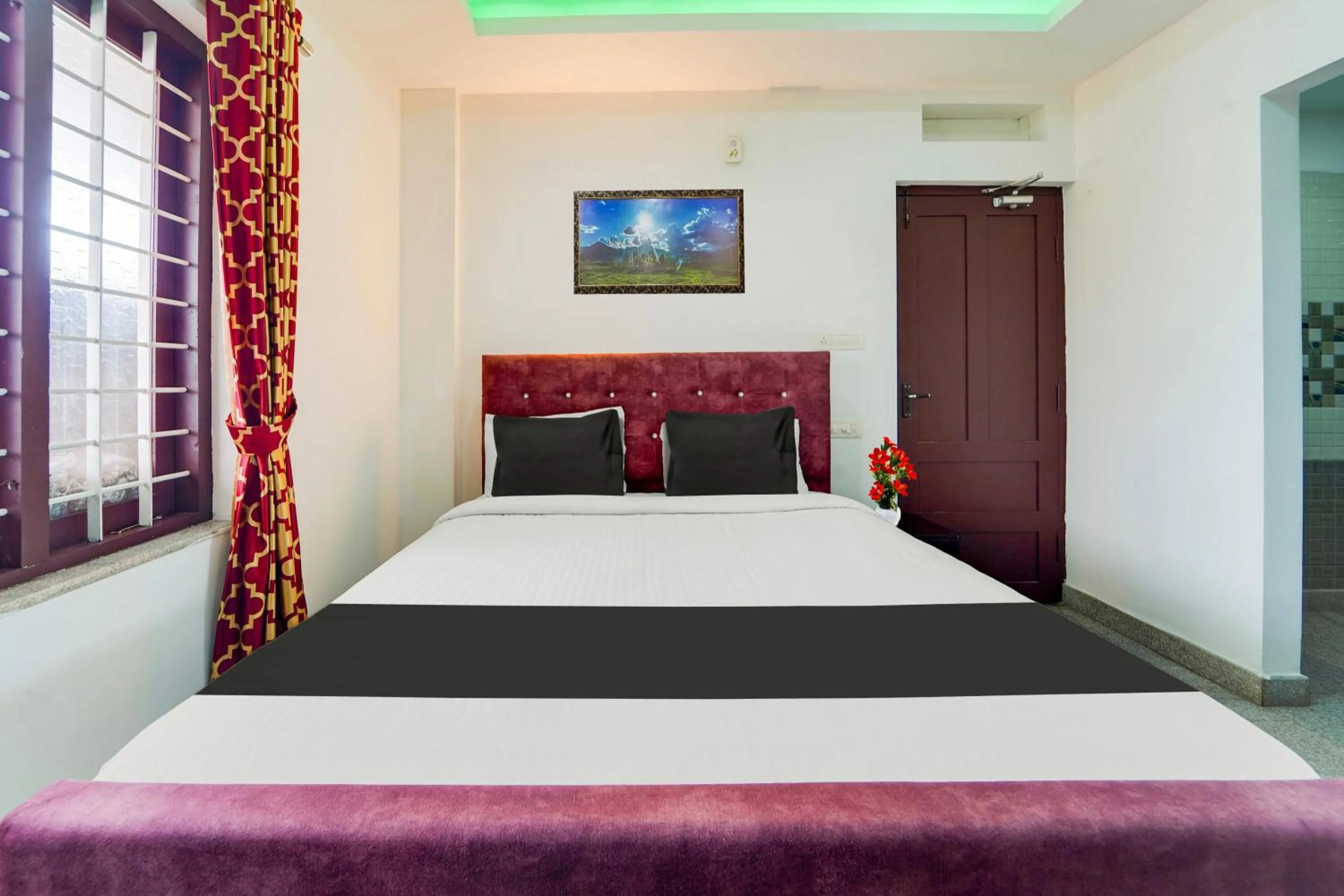 Bedroom, Bed in Hotel O Aluva Town