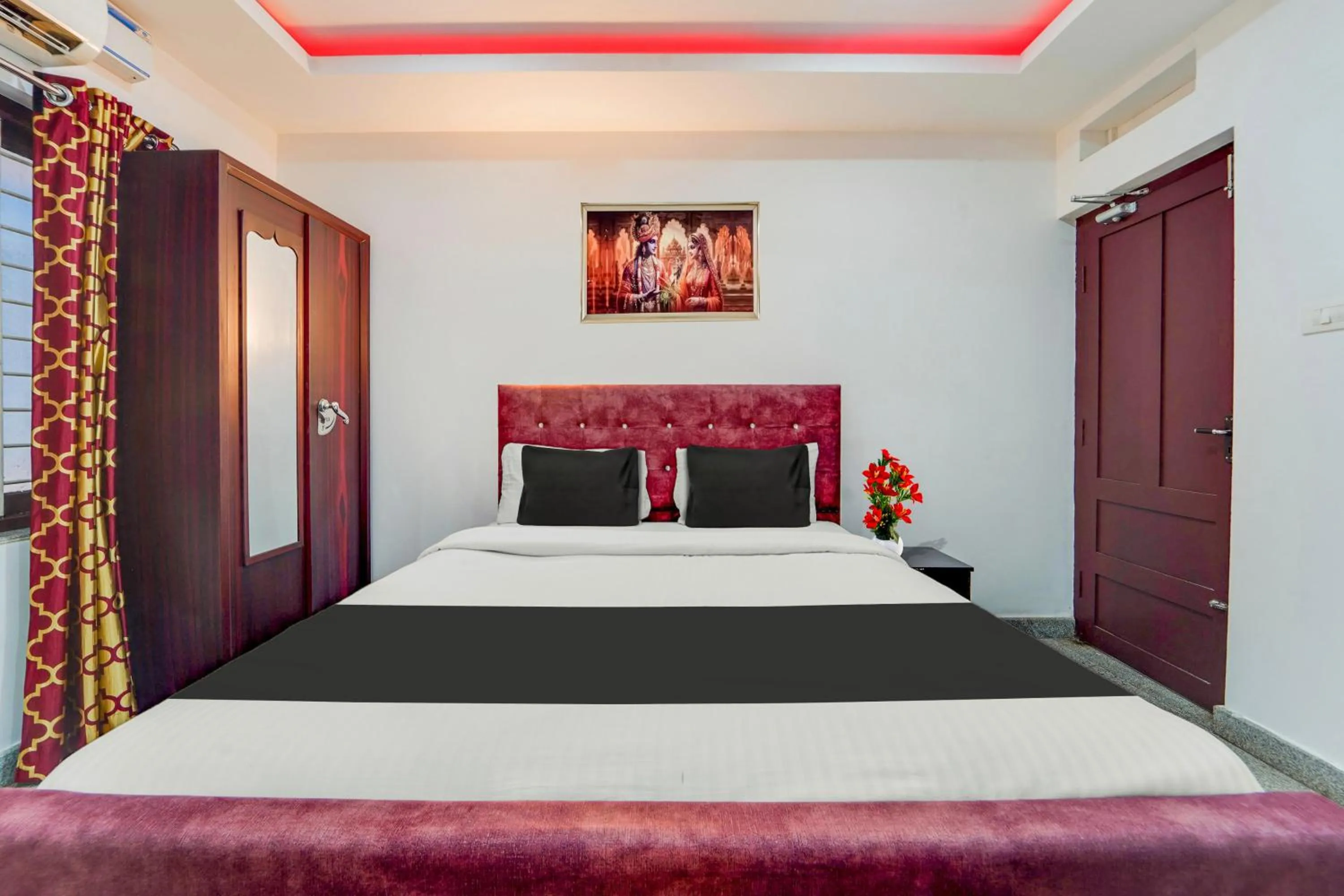 Bedroom, Bed in Hotel O Aluva Town