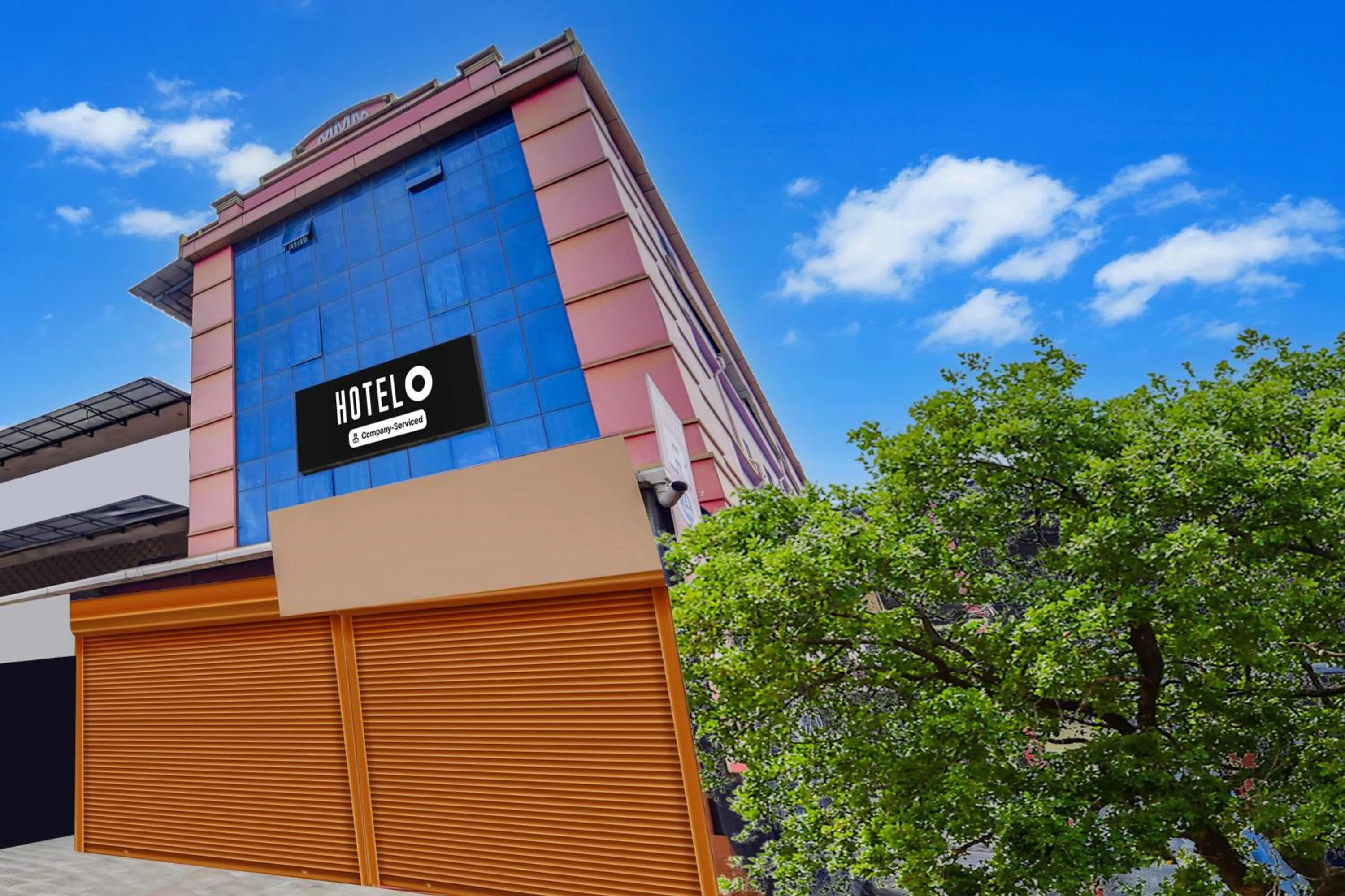 Facade/entrance in Hotel O Aluva Town