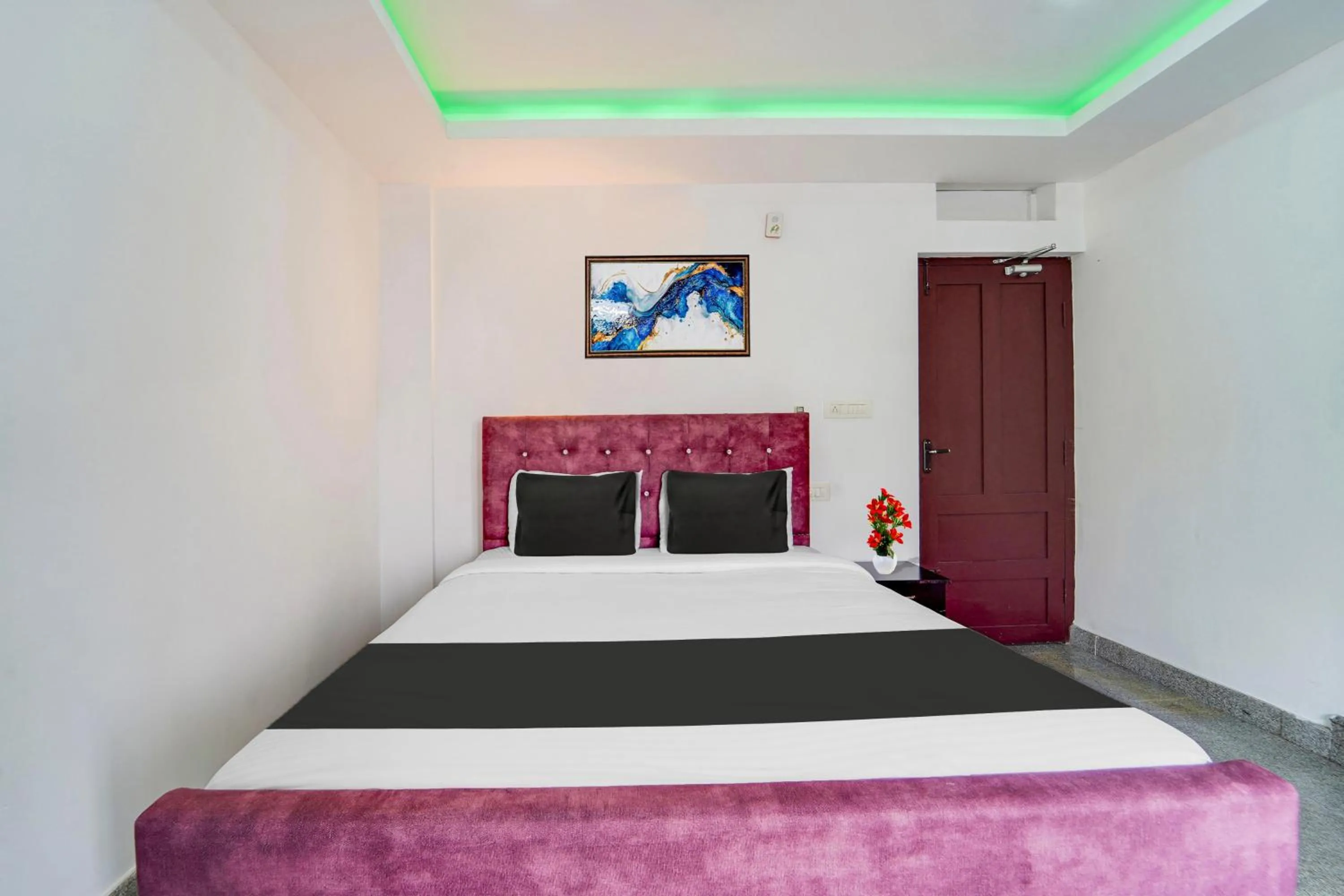 Bedroom, Bed in Hotel O Aluva Town