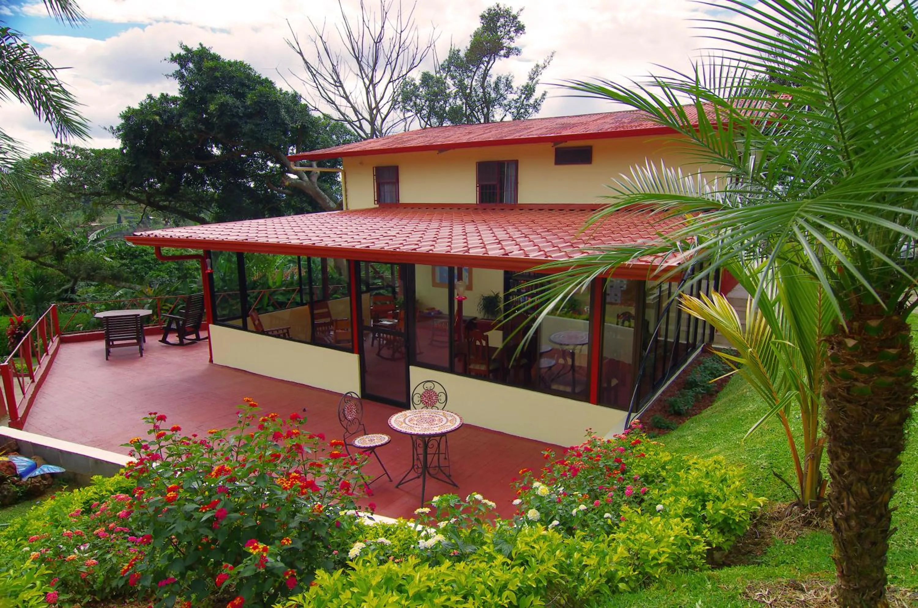 Restaurant/places to eat in Hotel Mango Valley