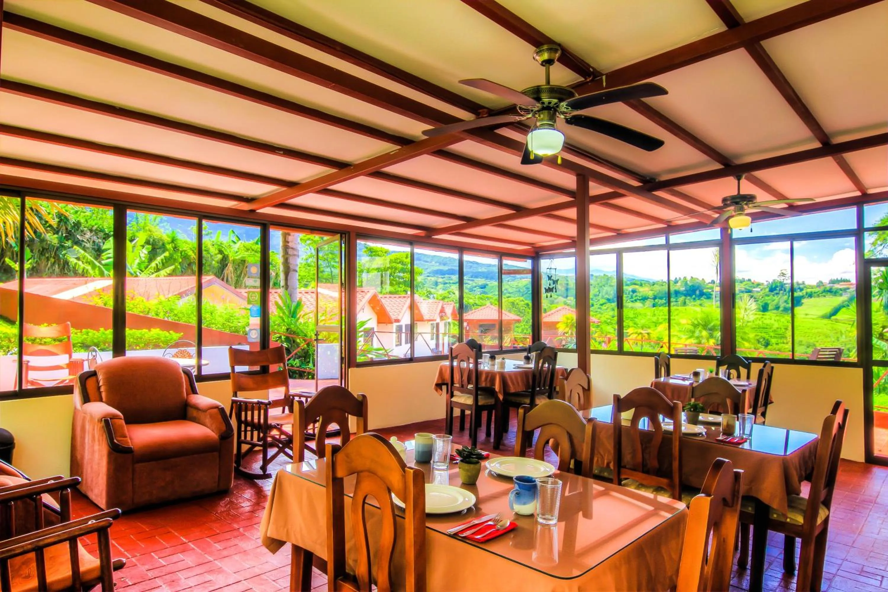 Restaurant/places to eat in Hotel Mango Valley