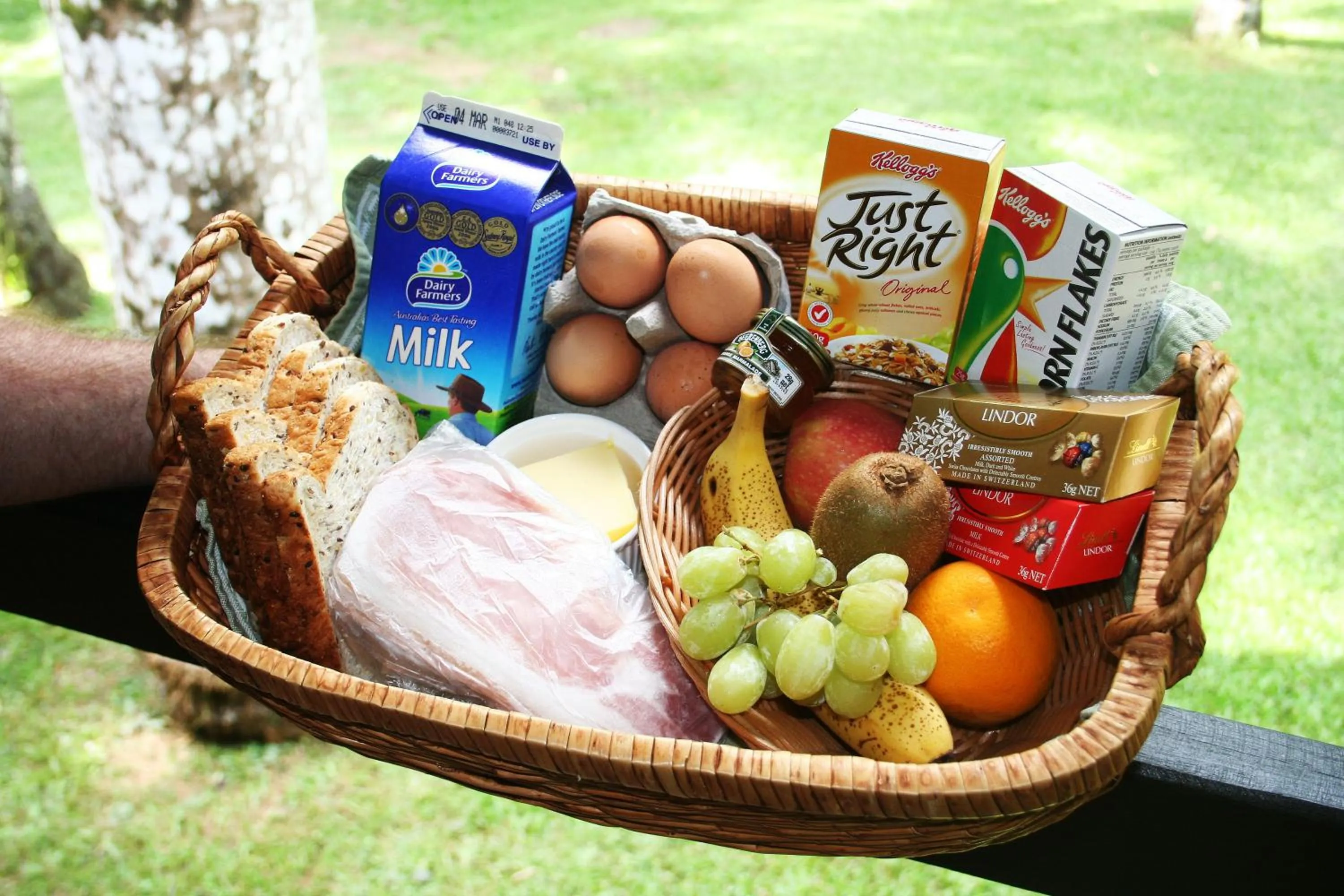 Breakfast in Crater Lakes Rainforest Cottages