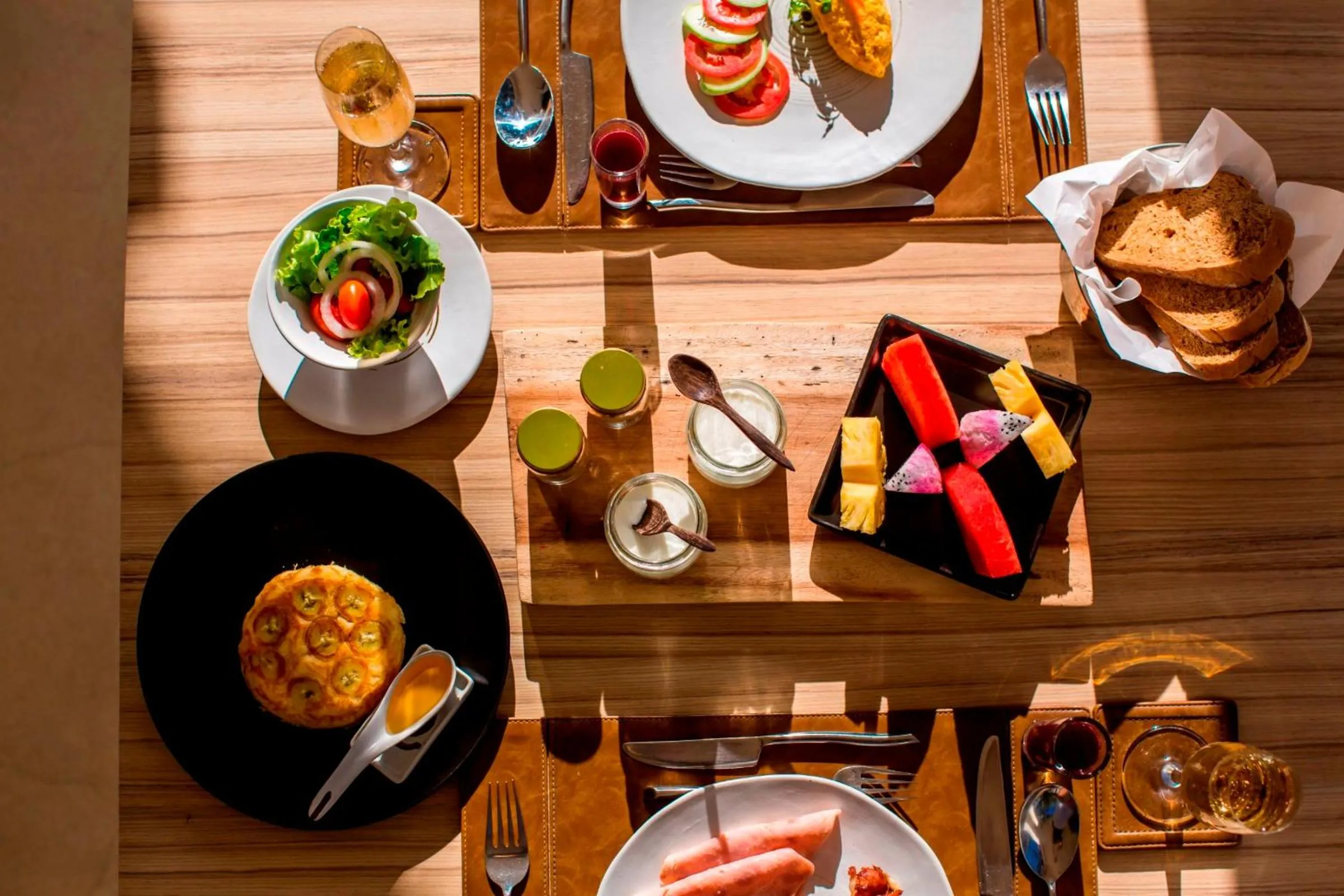 Food and drinks in The Anda Mani Khaolak Beachfront Villas - Adult only