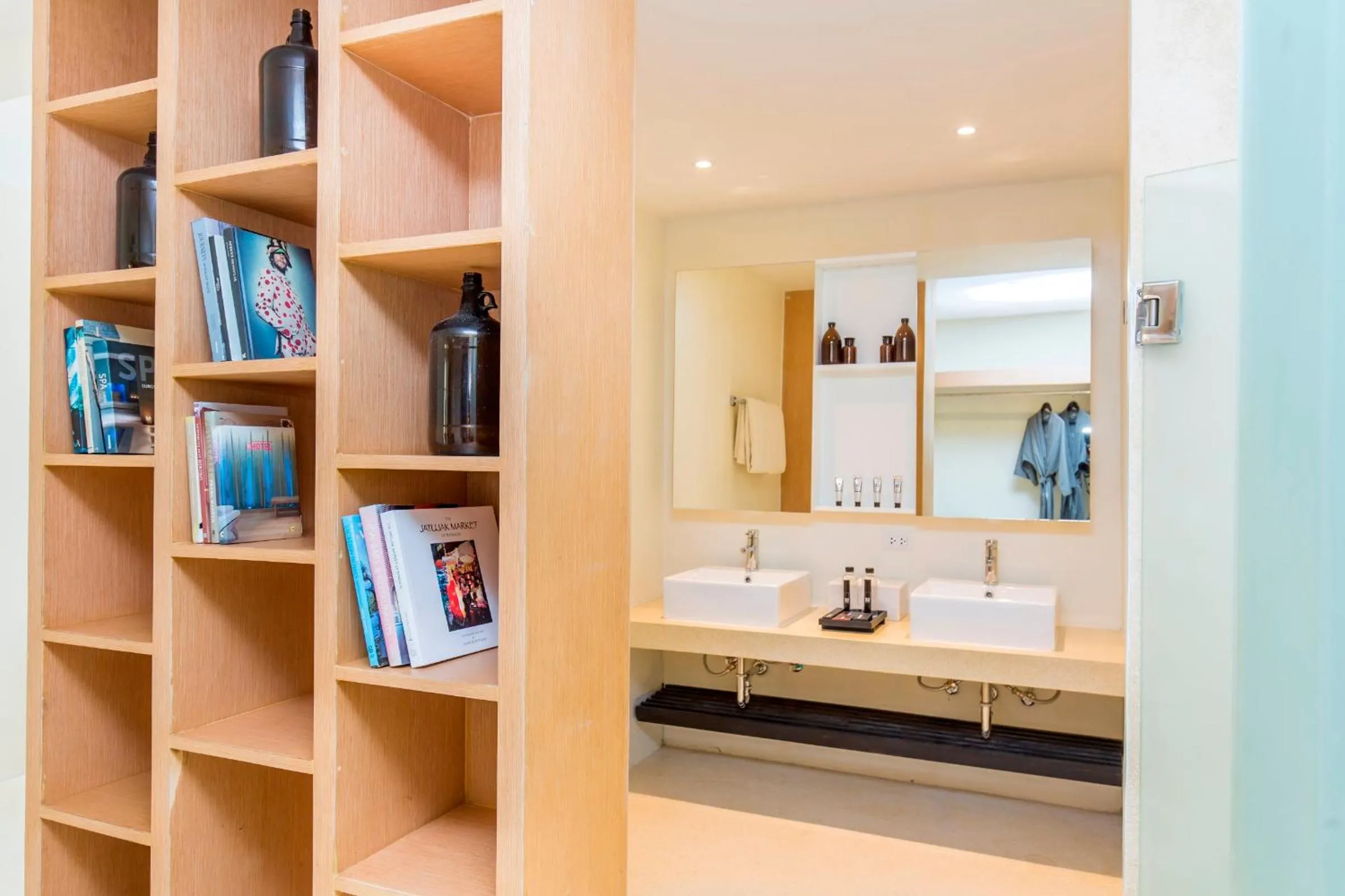 Library in The Anda Mani Khaolak Beachfront Villas - Adult only