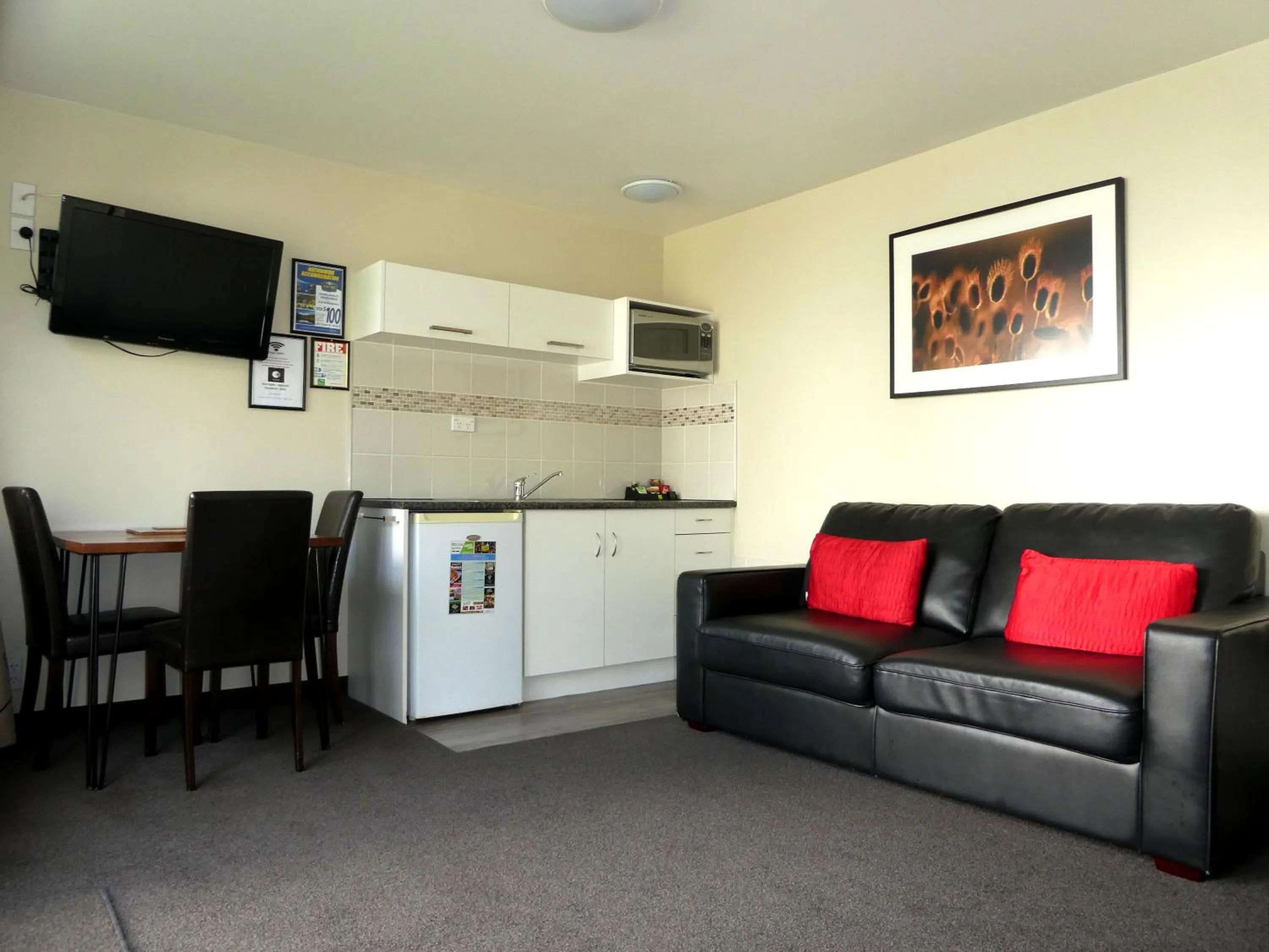 Kitchen or kitchenette in Caples Court Motel & Apartments