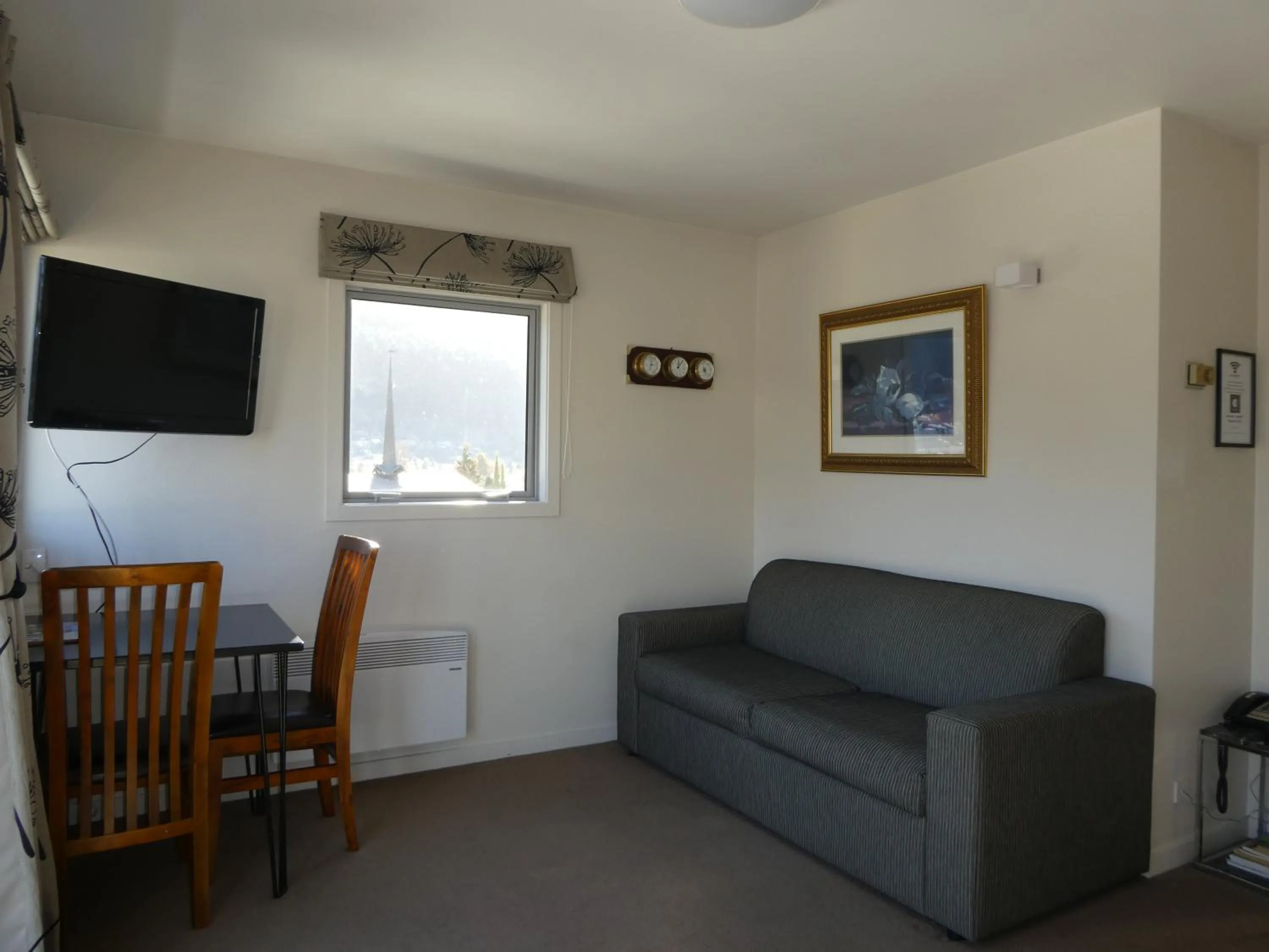 Living room in Caples Court Motel & Apartments