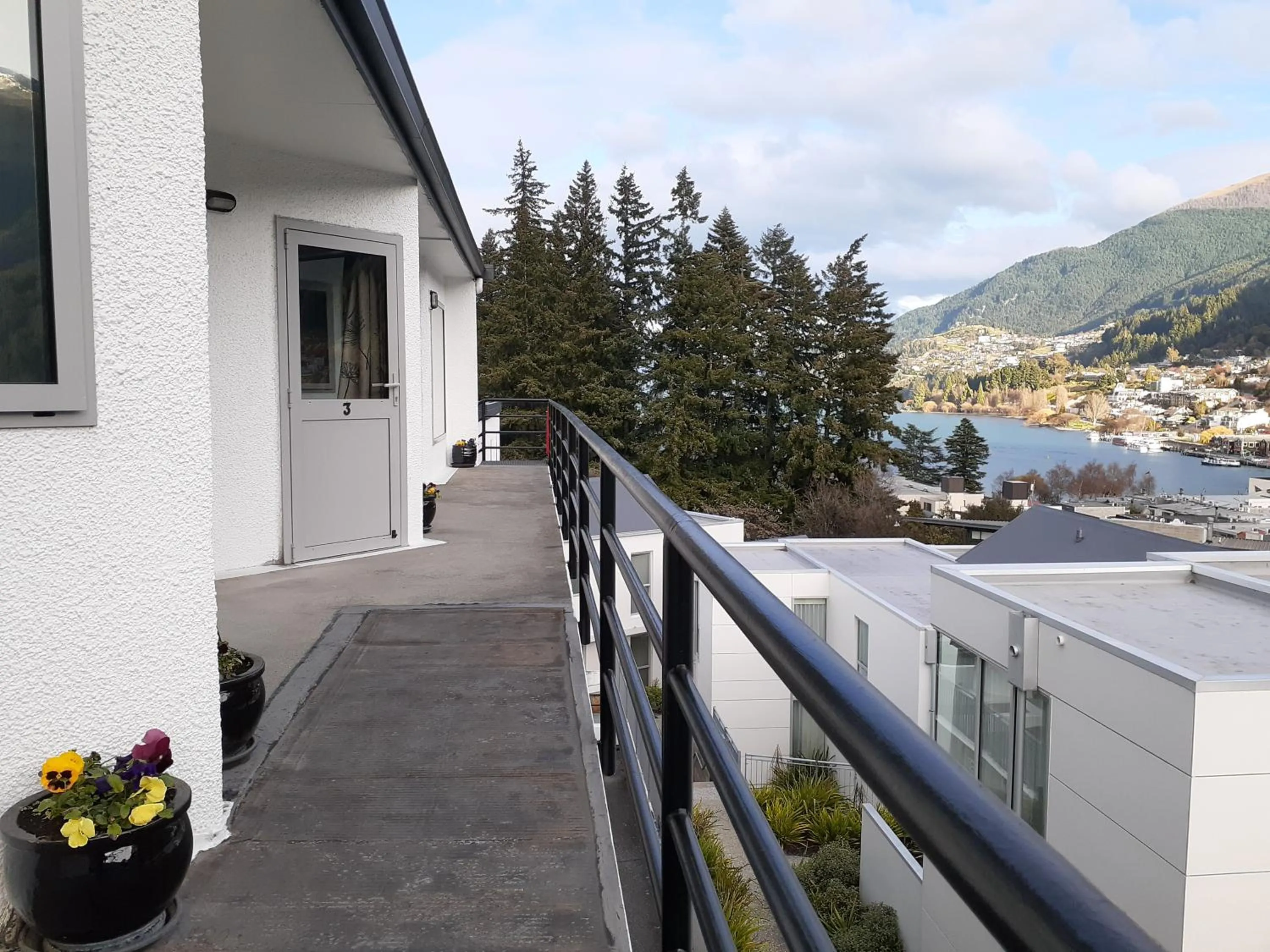 Balcony/Terrace in Caples Court Motel & Apartments