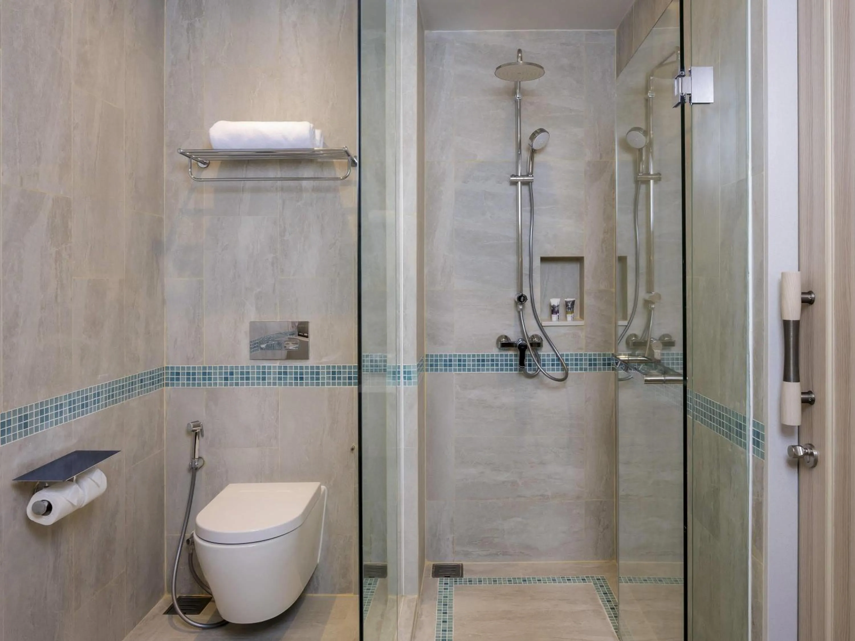 Deluxe Twin Room with Sea View - Beach Side in Mercure Samui Chaweng Tana