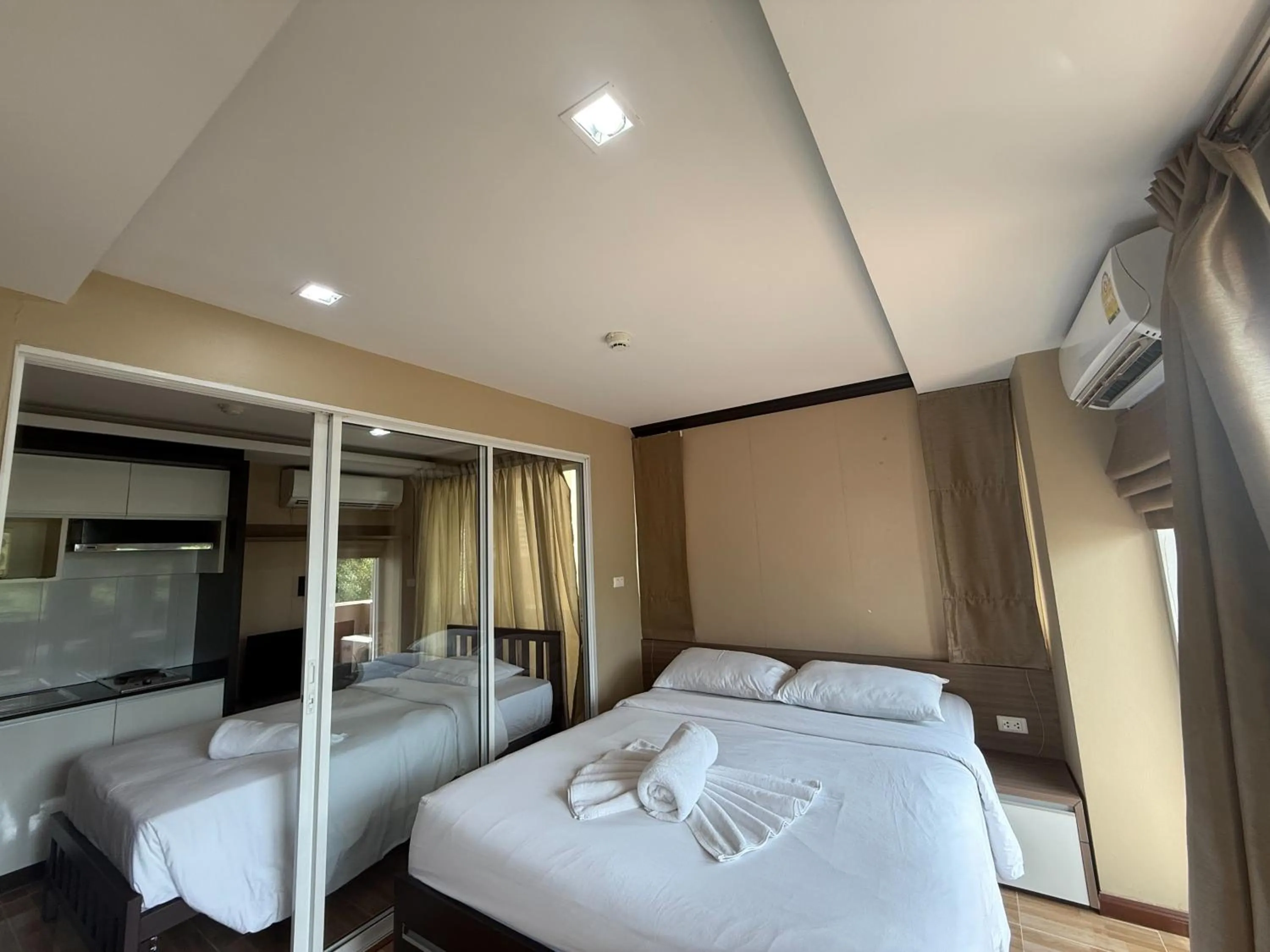 Bed in Greenview Ekkamai10 Suite