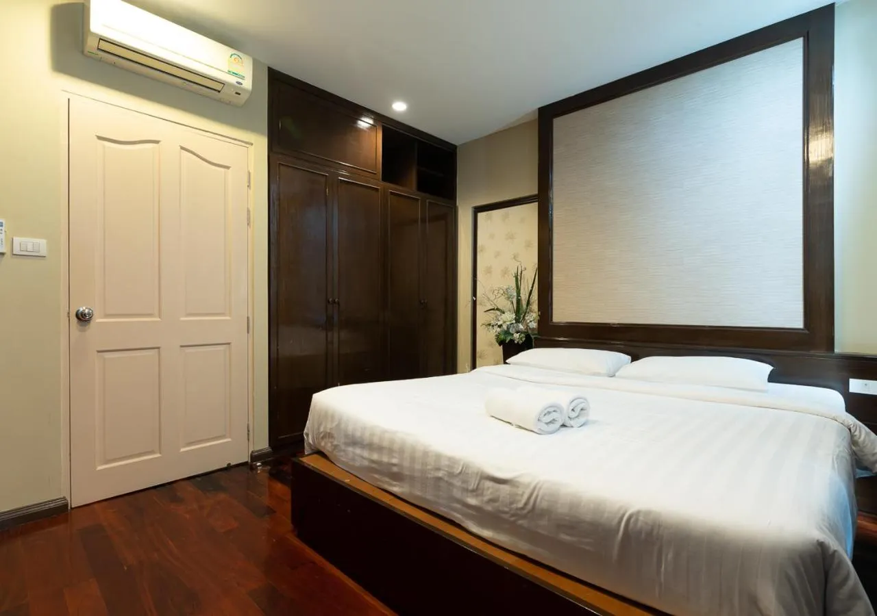 Bed in Greenview Ekkamai10 Suite