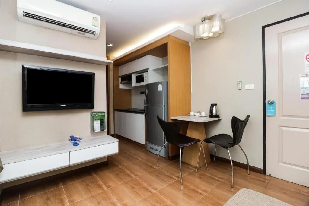 TV and multimedia in Greenview Ekkamai10 Suite