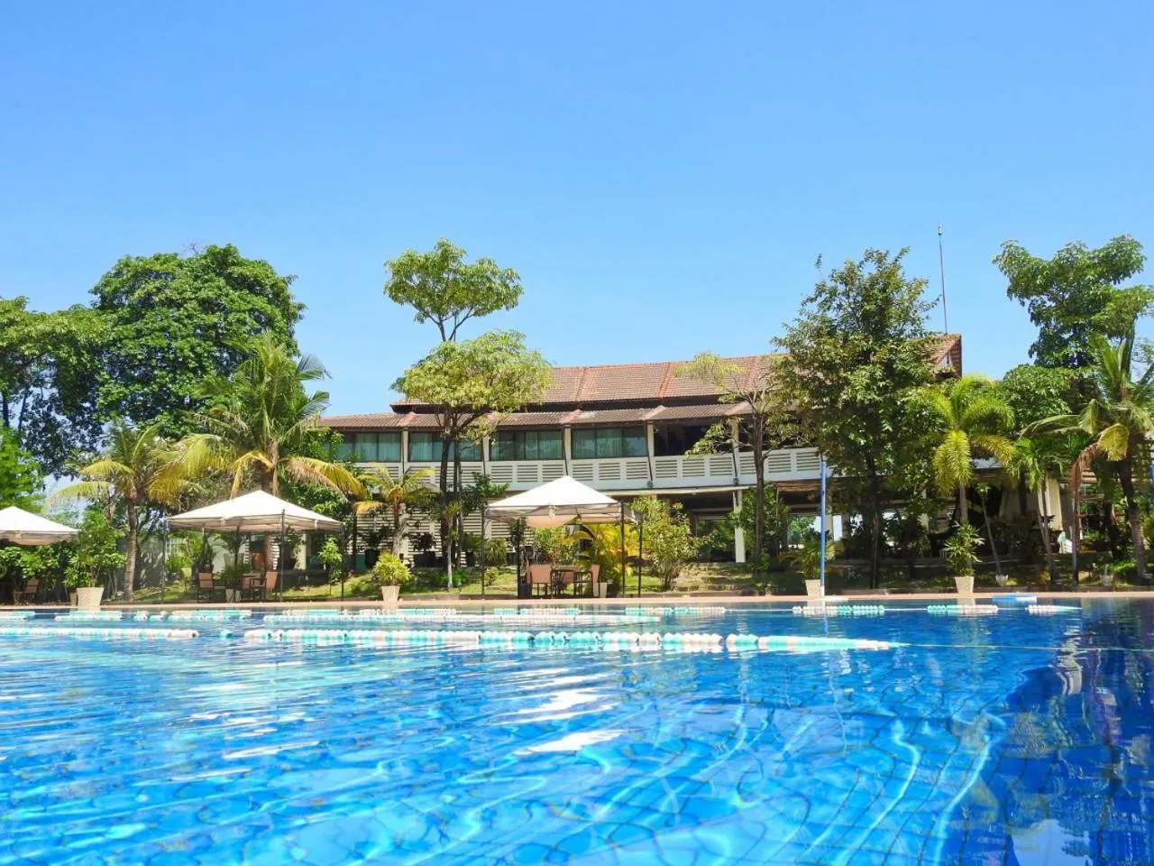 Swimming pool in Cambodian Country Club