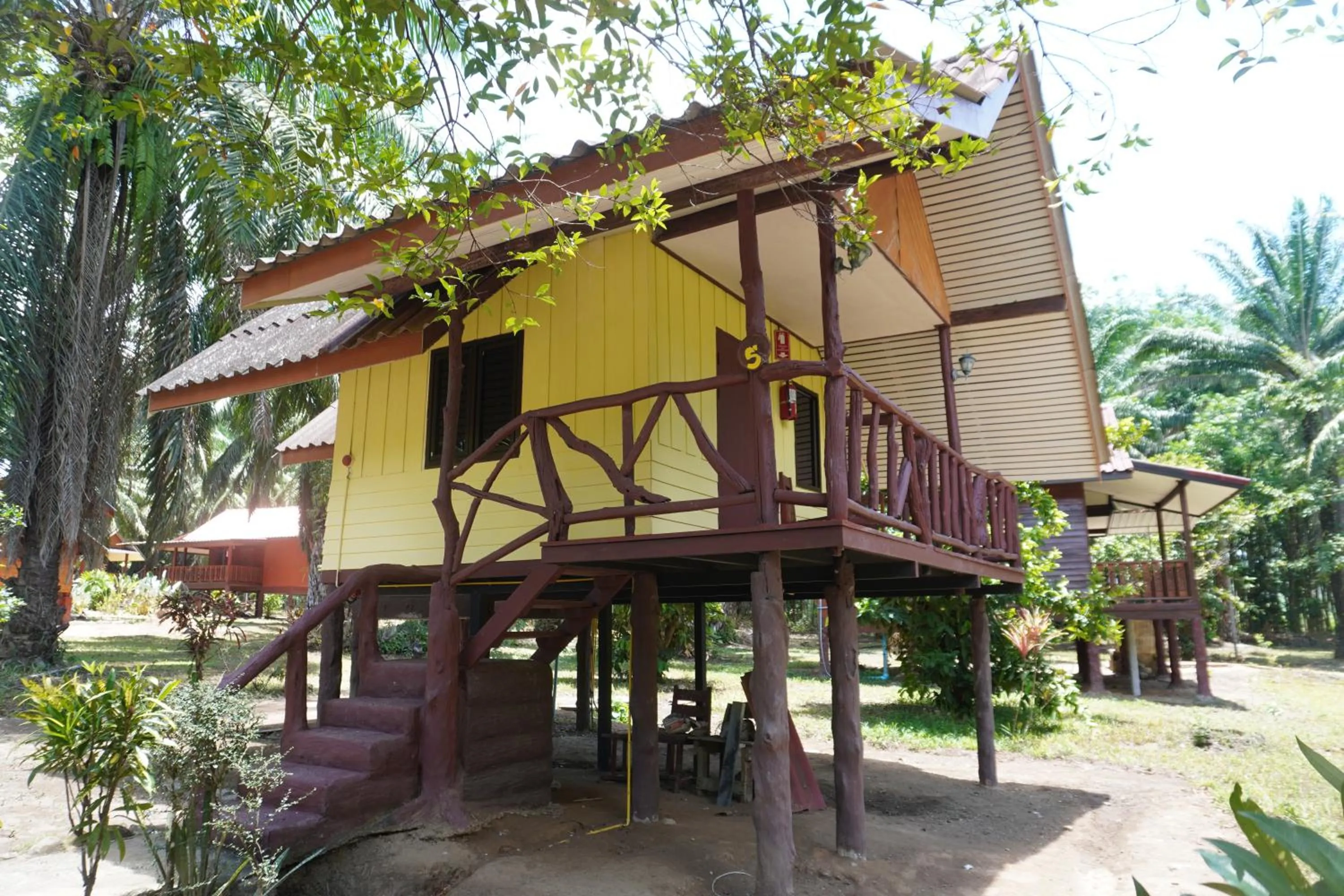 Property building in Khao Sok Palmview Resort