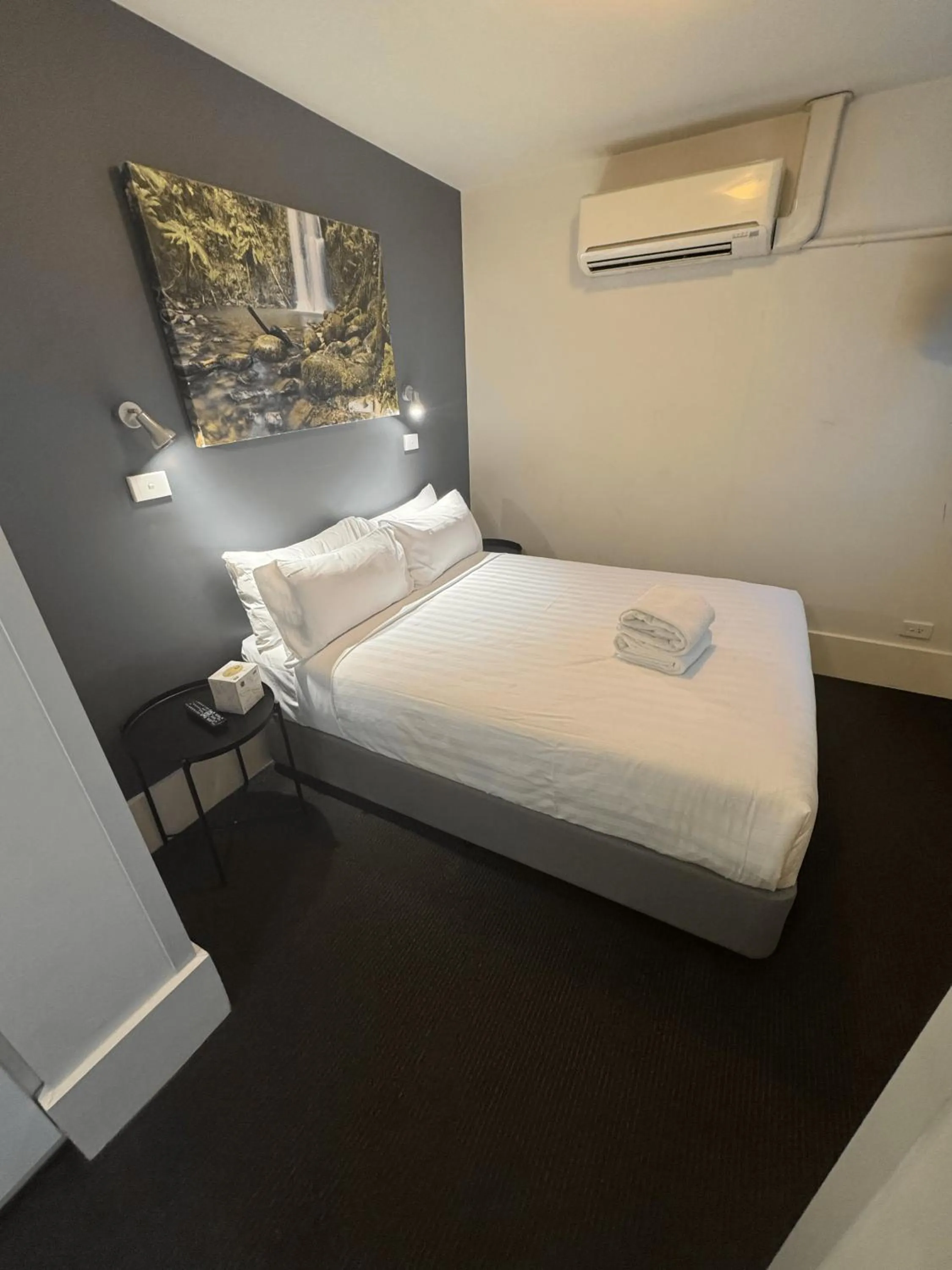 Bed in YHA Melbourne Central