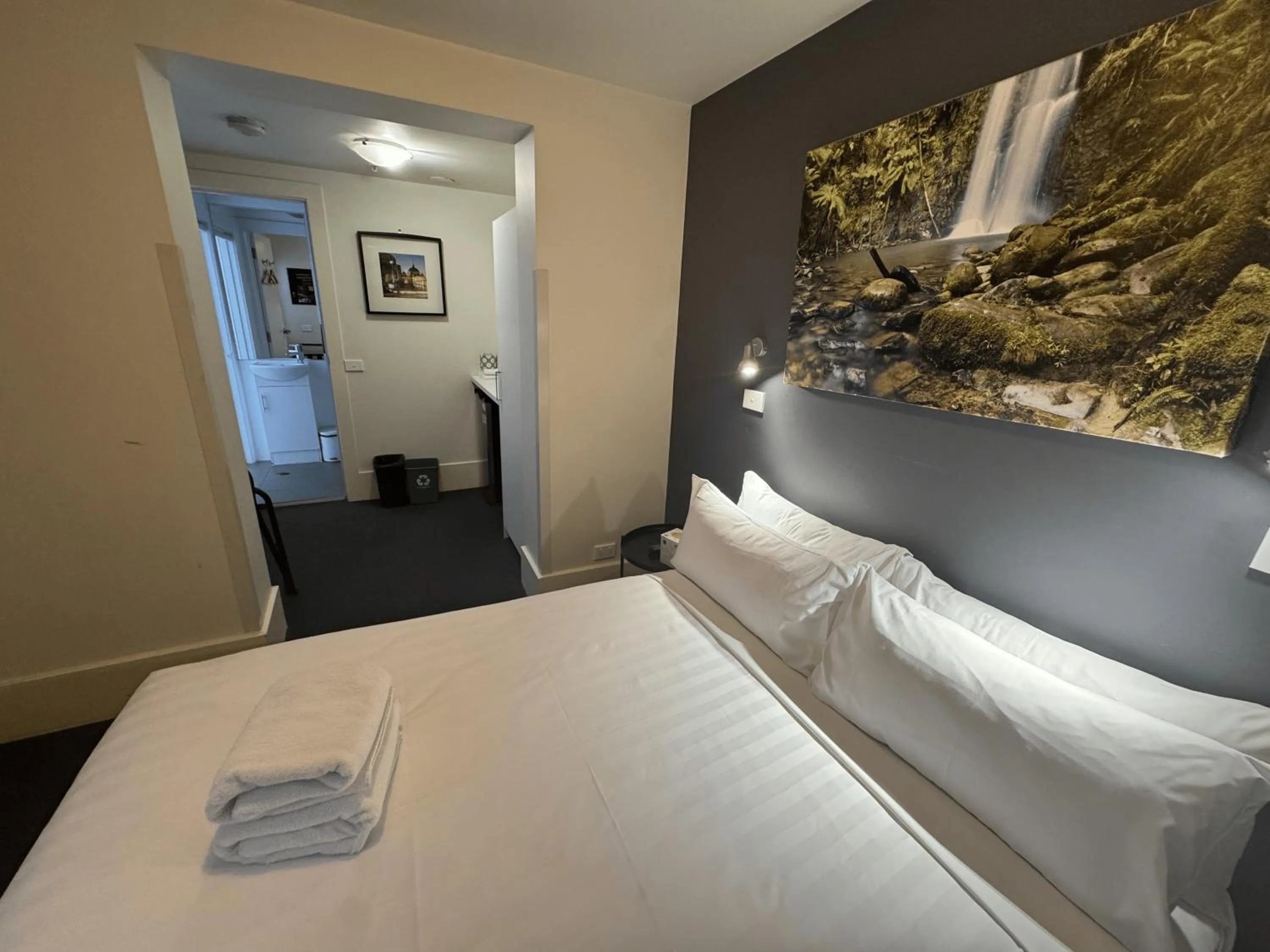 Bed in YHA Melbourne Central