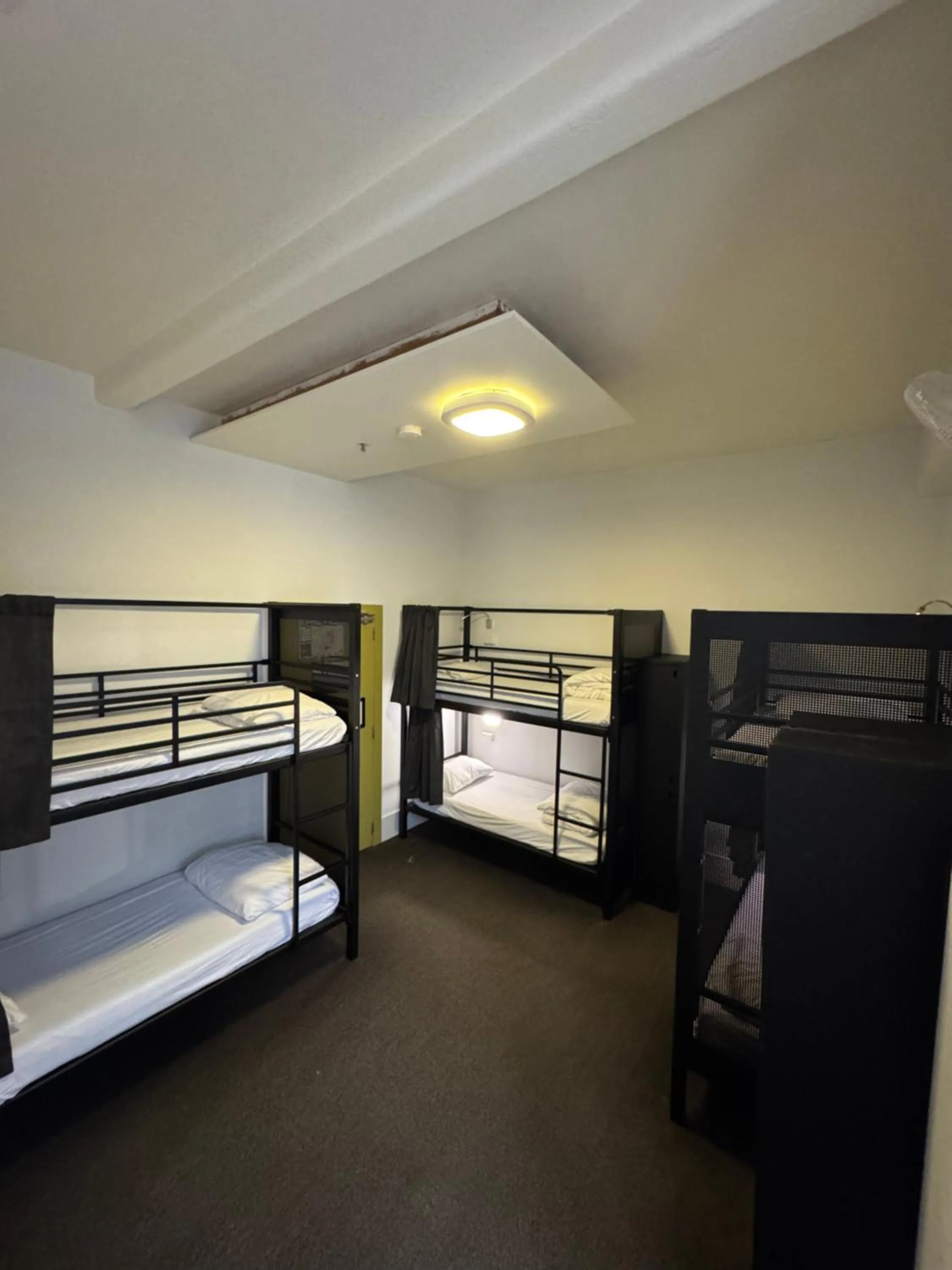 Bed in YHA Melbourne Central