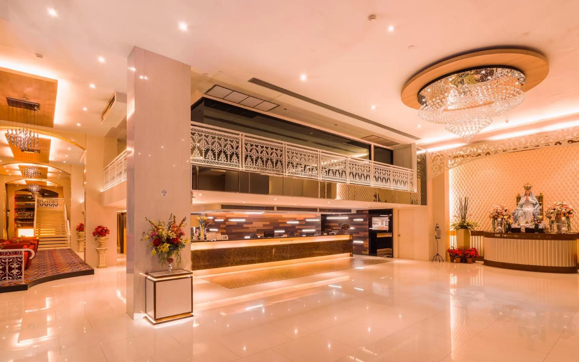 Lobby or reception in Grand Lord Boutique Hotel -Srinakarin