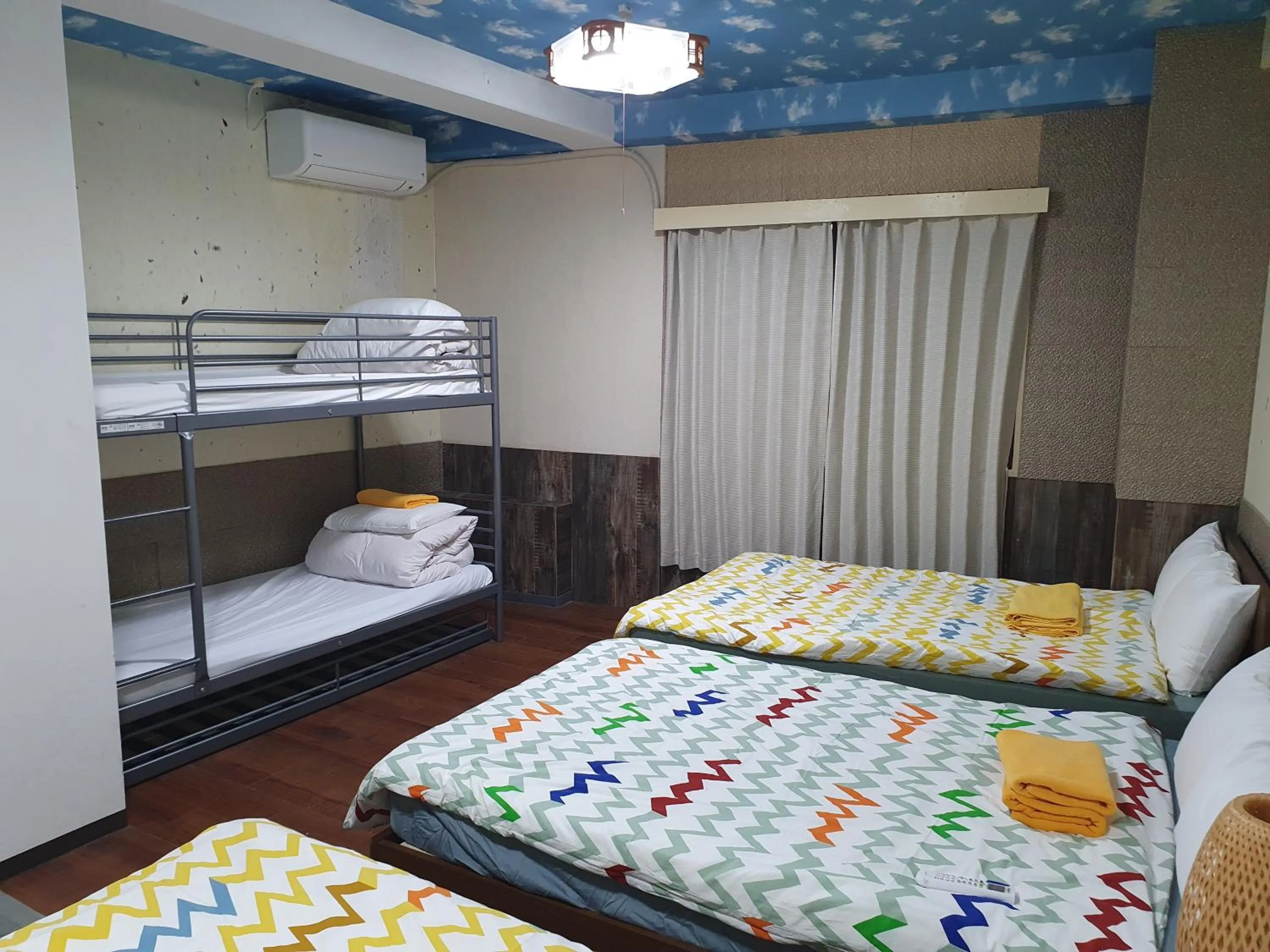 Bed in Shinjuku Sky hostel